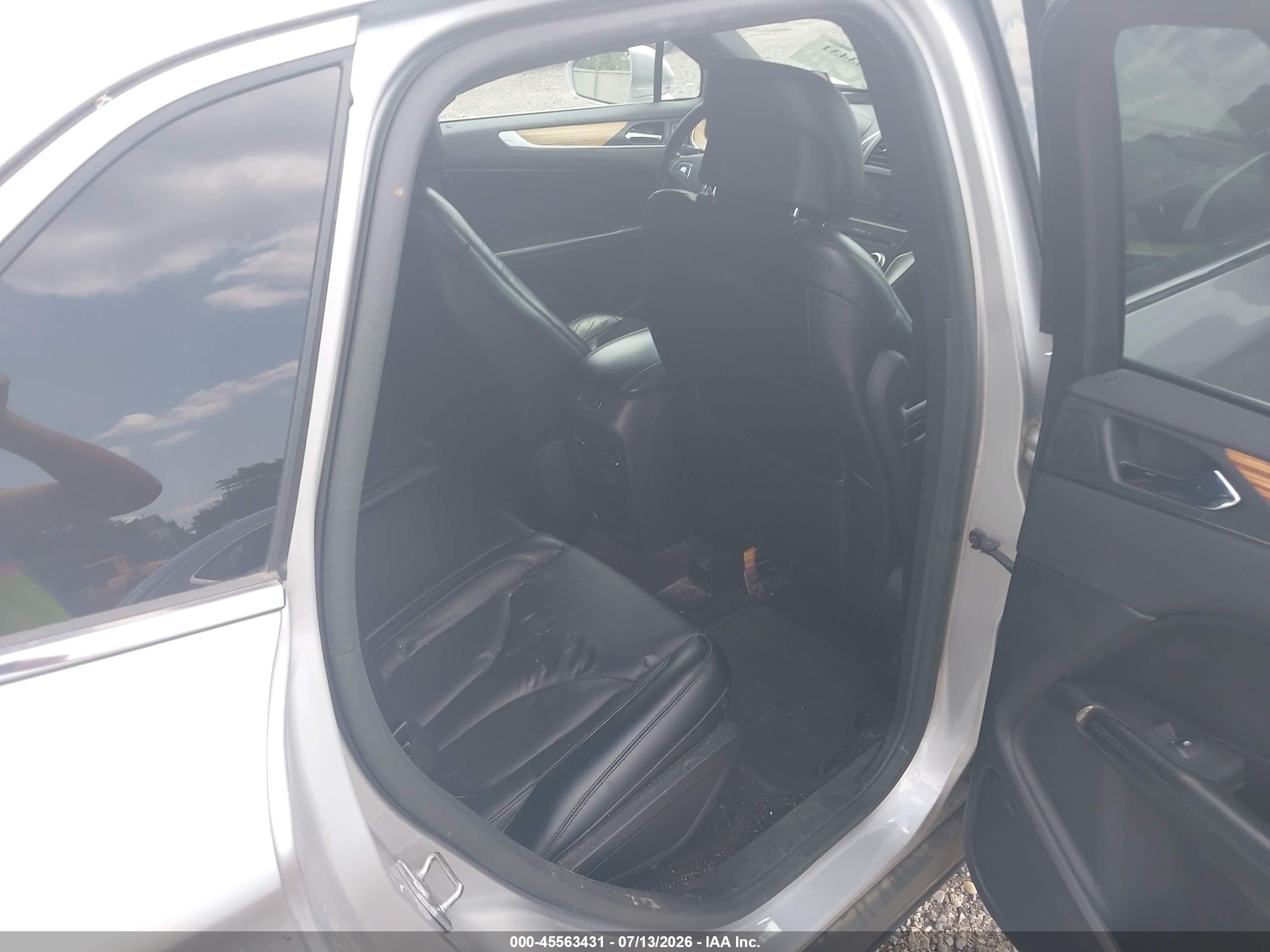 2015 Lincoln Mkc   Silver vin: 5LMCJ2A99FUJ05021
