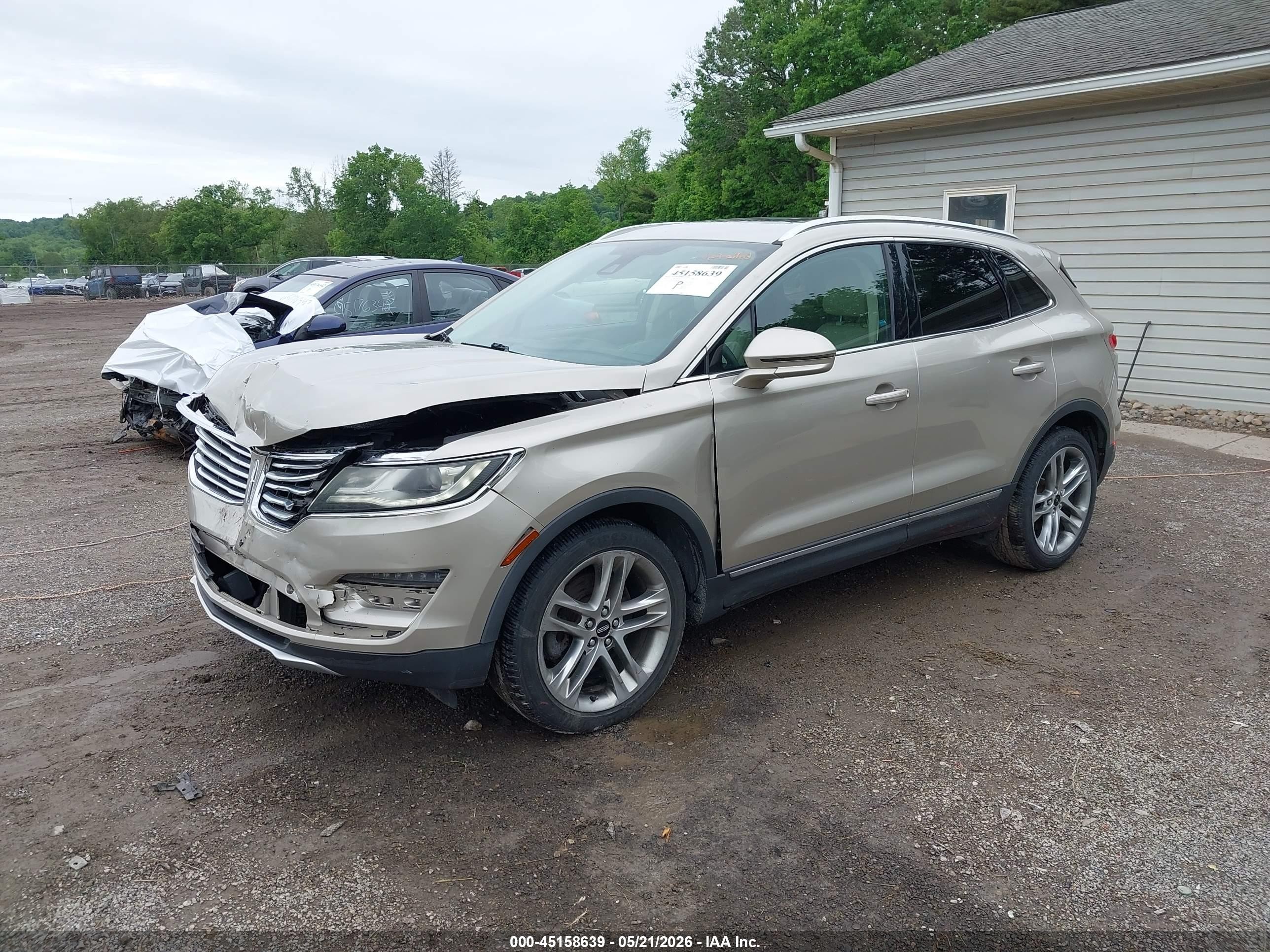 2015 Lincoln Mkc   Brown vin: 5LMCJ2A99FUJ08985