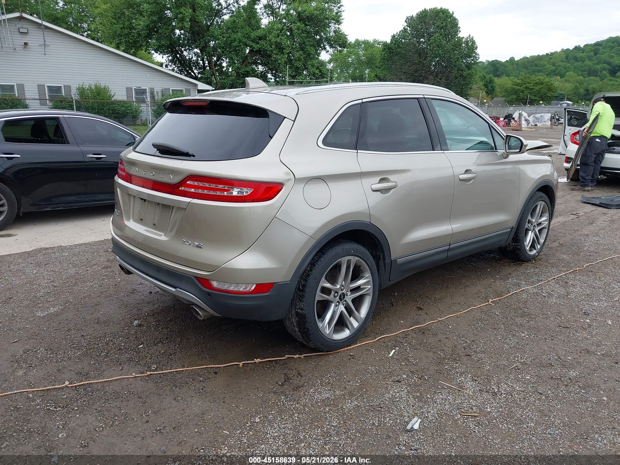2015 Lincoln Mkc   Brown vin: 5LMCJ2A99FUJ08985