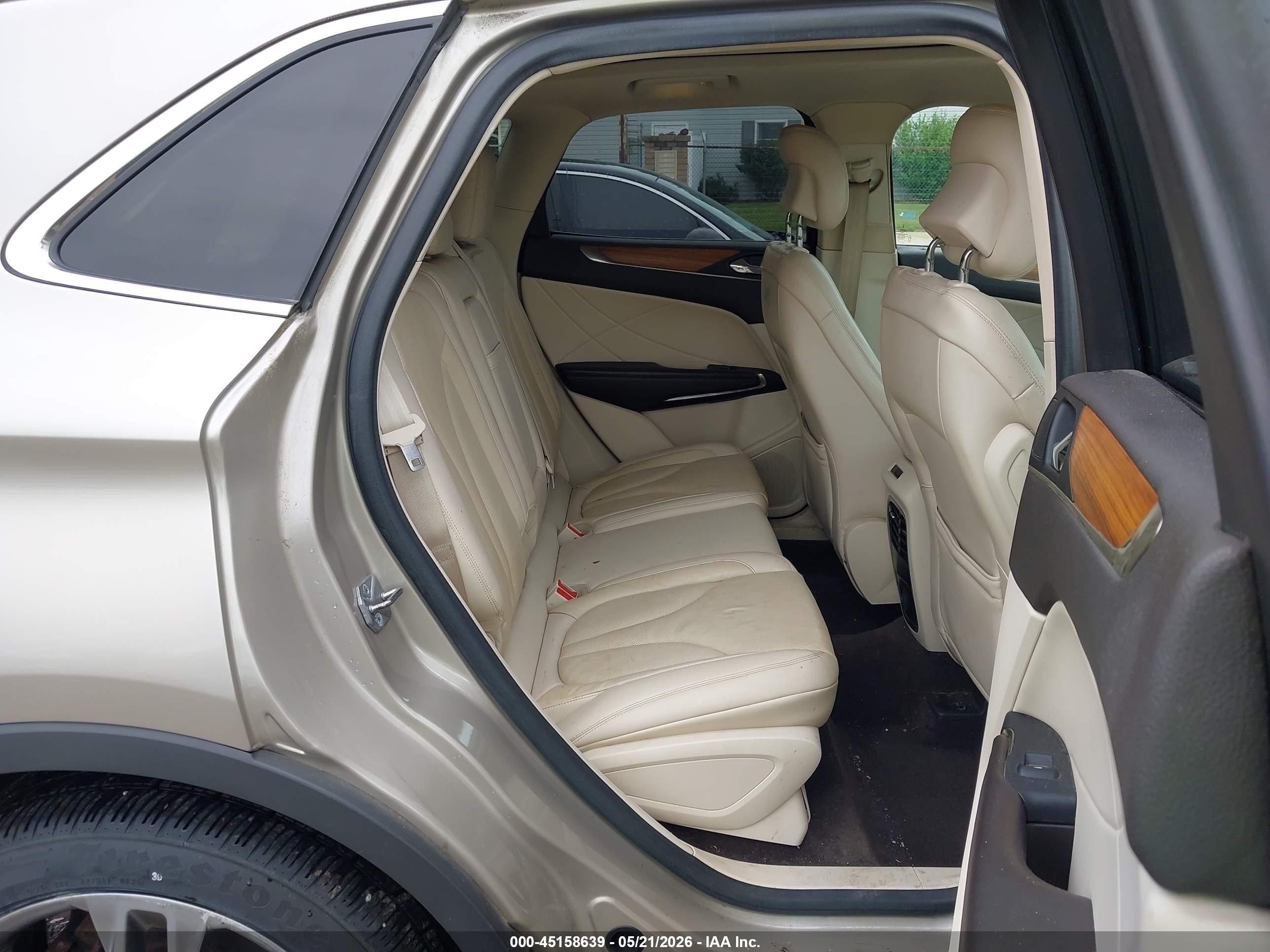 2015 Lincoln Mkc   Brown vin: 5LMCJ2A99FUJ08985