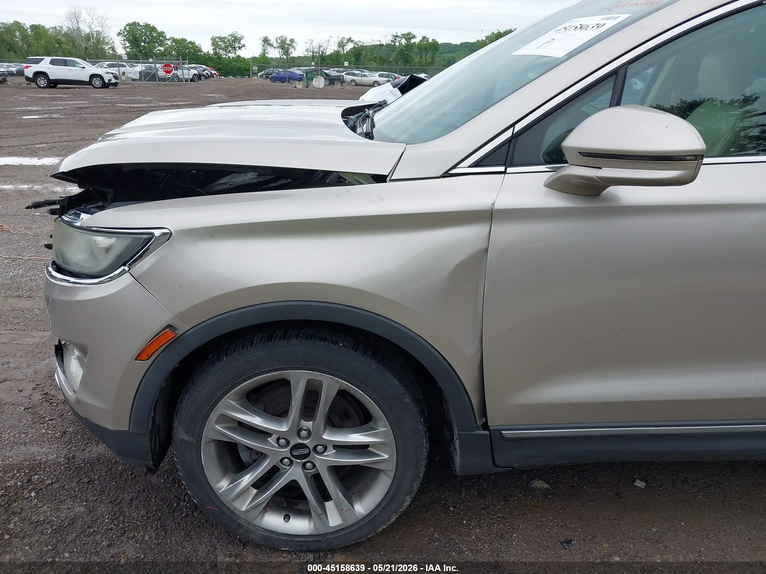 2015 Lincoln Mkc   Brown vin: 5LMCJ2A99FUJ08985