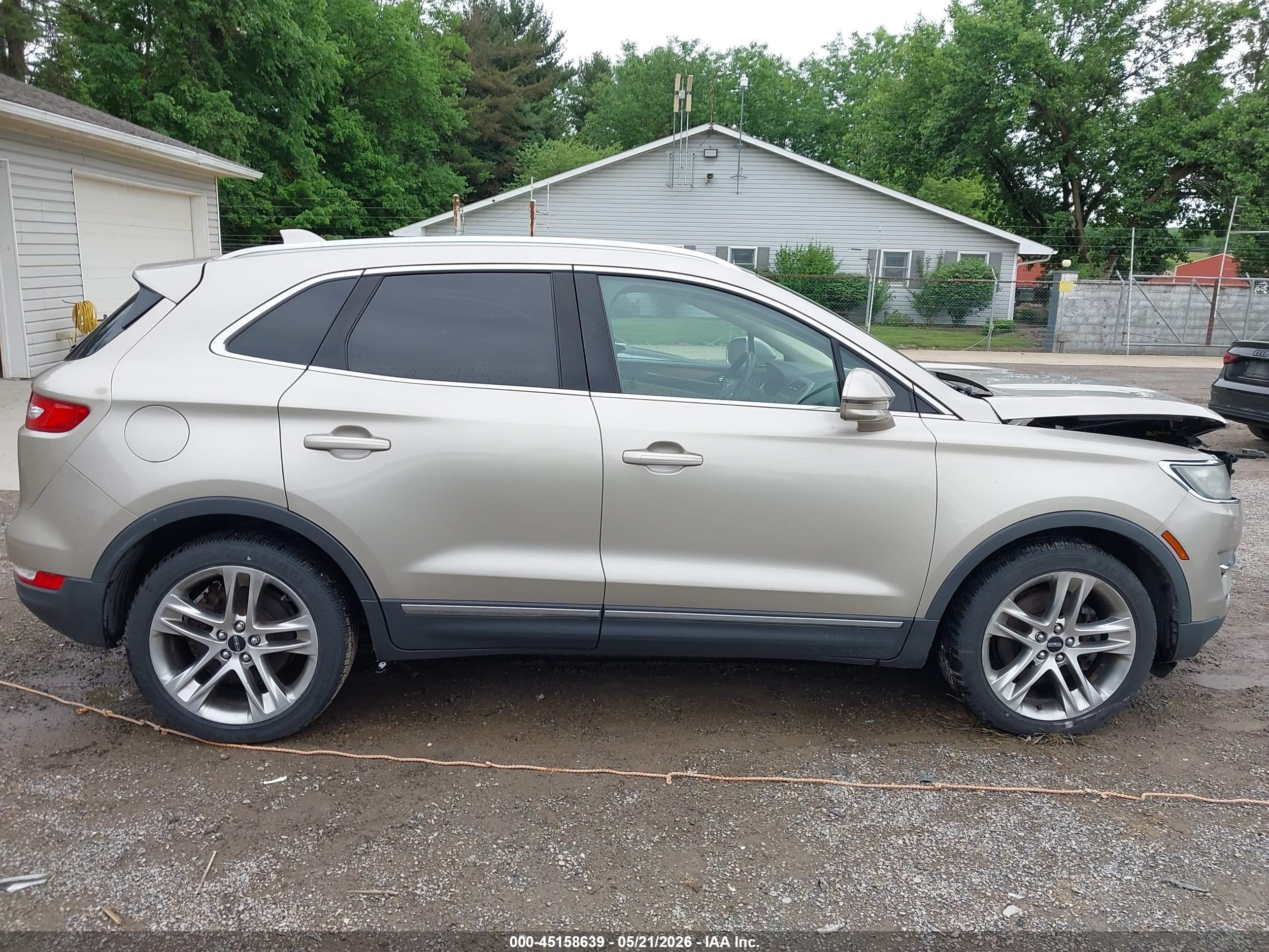 2015 Lincoln Mkc   Brown vin: 5LMCJ2A99FUJ08985