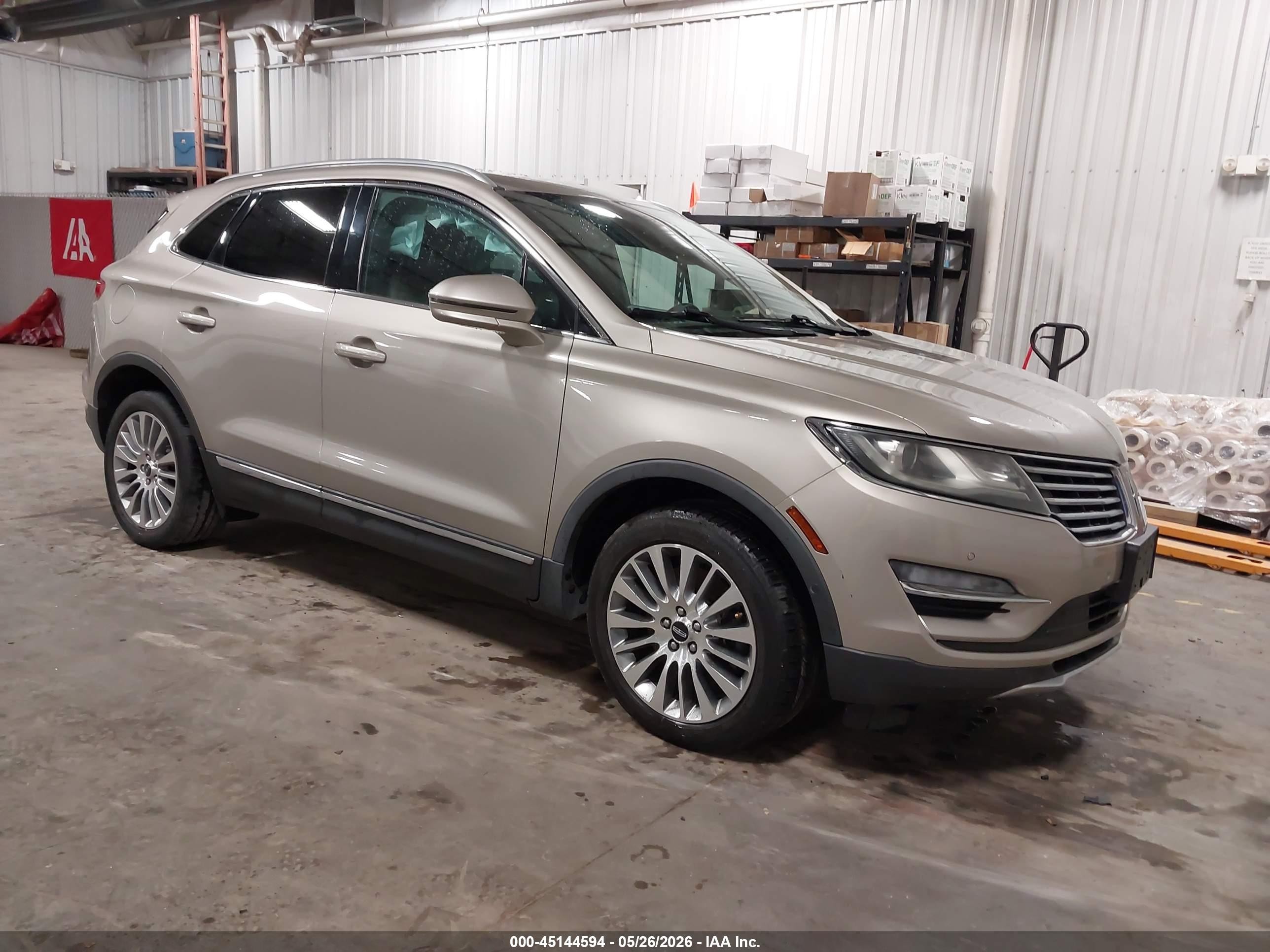 2015 Lincoln Mkc   Silver vin: 5LMCJ2A99FUJ32526