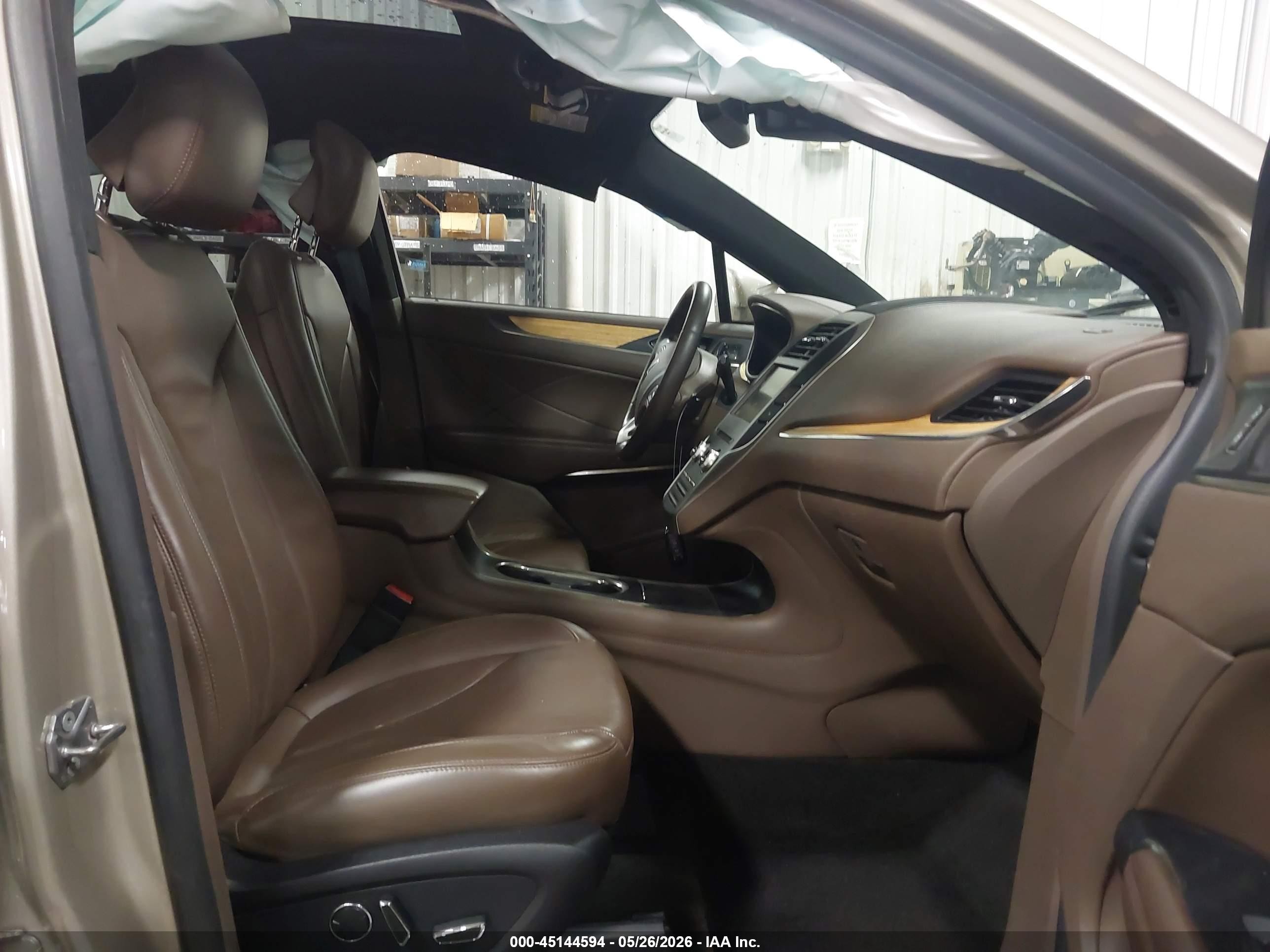 2015 Lincoln Mkc   Silver vin: 5LMCJ2A99FUJ32526