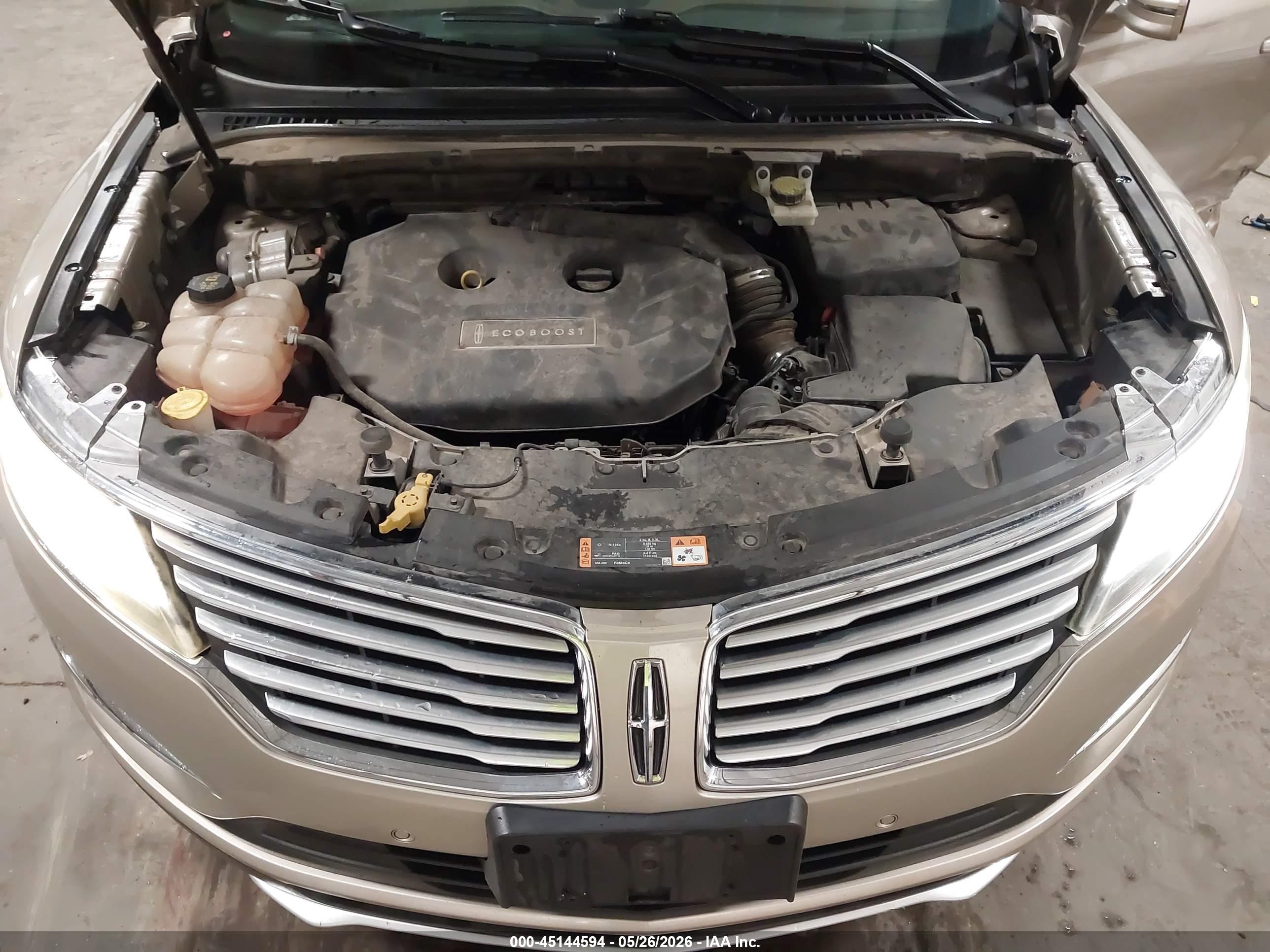 2015 Lincoln Mkc   Silver vin: 5LMCJ2A99FUJ32526