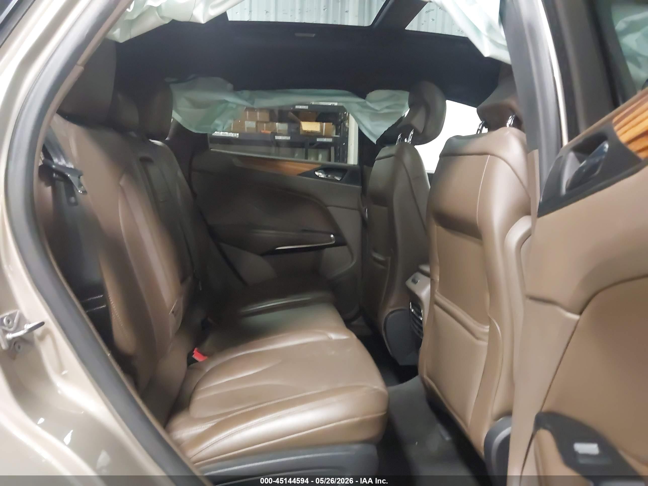 2015 Lincoln Mkc   Silver vin: 5LMCJ2A99FUJ32526
