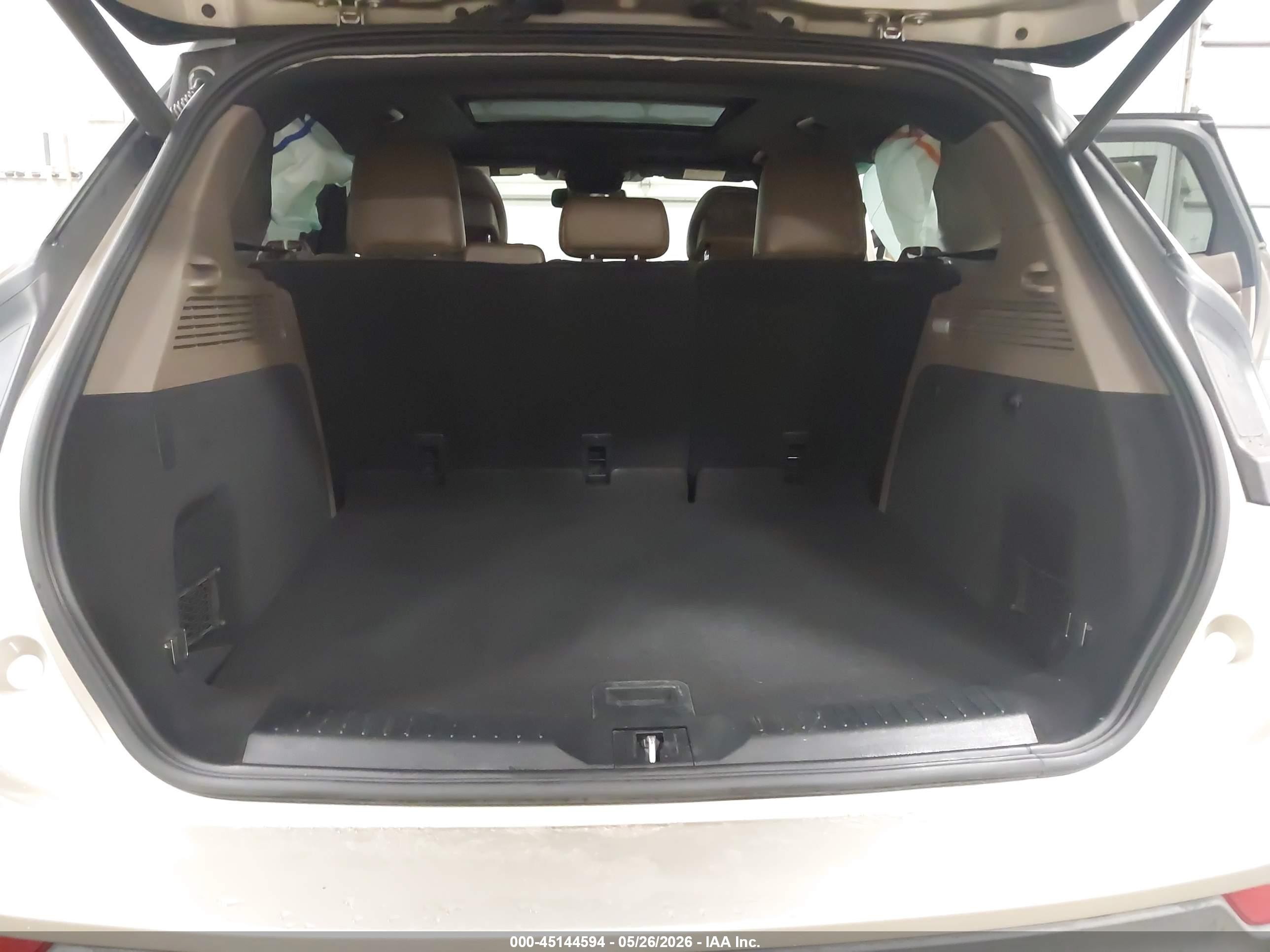 2015 Lincoln Mkc   Silver vin: 5LMCJ2A99FUJ32526