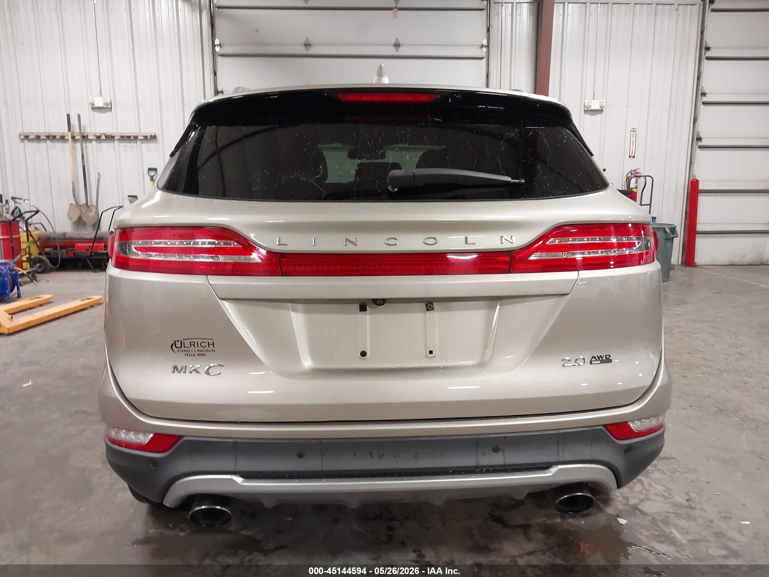2015 Lincoln Mkc   Silver vin: 5LMCJ2A99FUJ32526