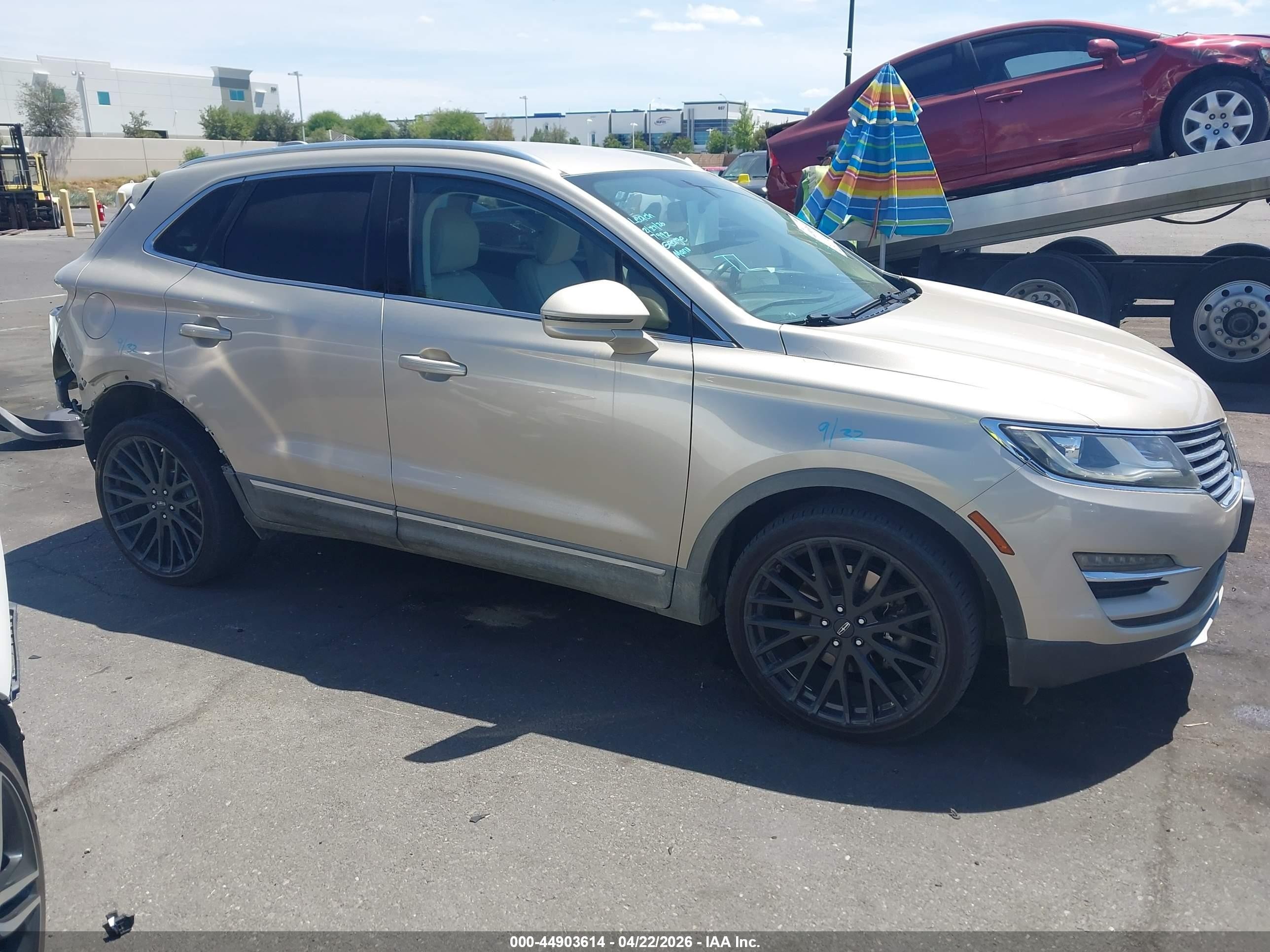 2017 Lincoln Mkc Select Gold vin: 5LMCJ2C95HUL69403