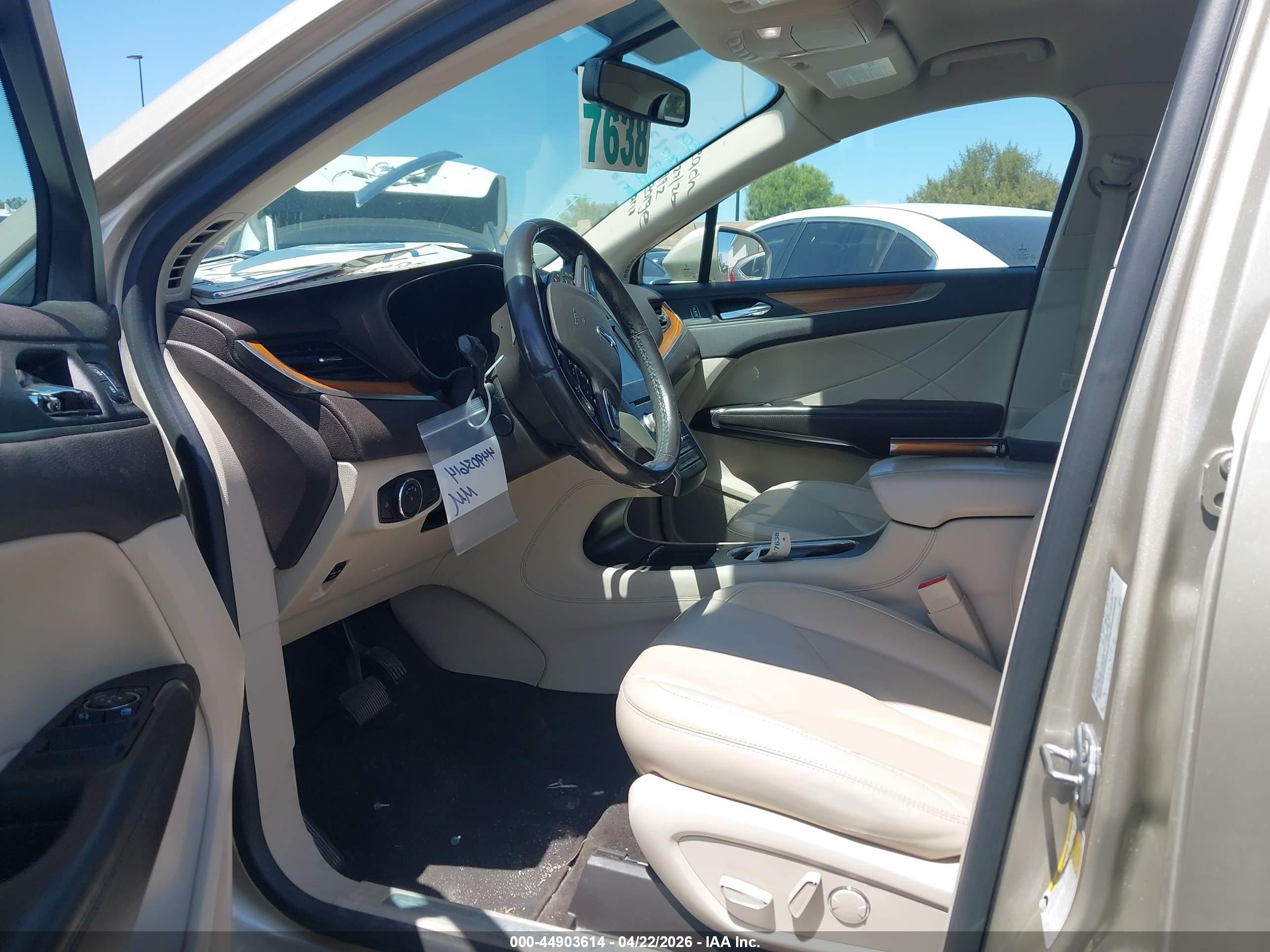 2017 Lincoln Mkc Select Gold vin: 5LMCJ2C95HUL69403
