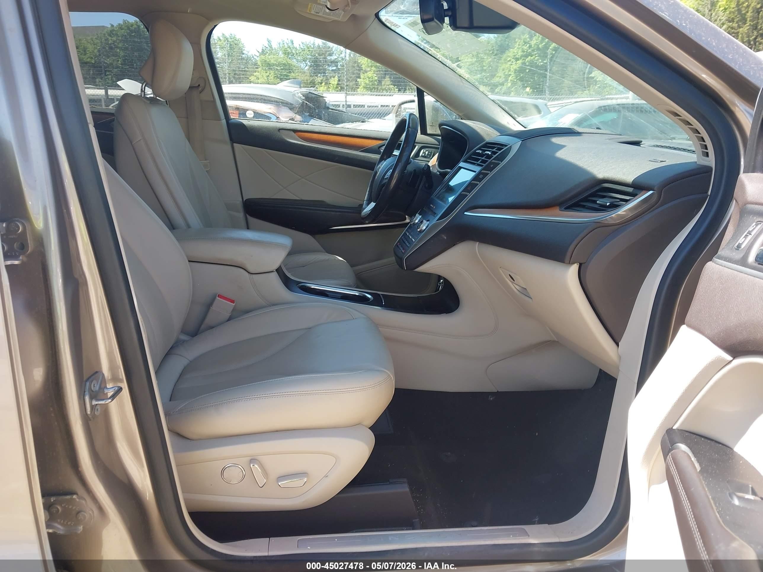 2019 Lincoln Mkc Select Champagne vin: 5LMCJ2C96KUL25708