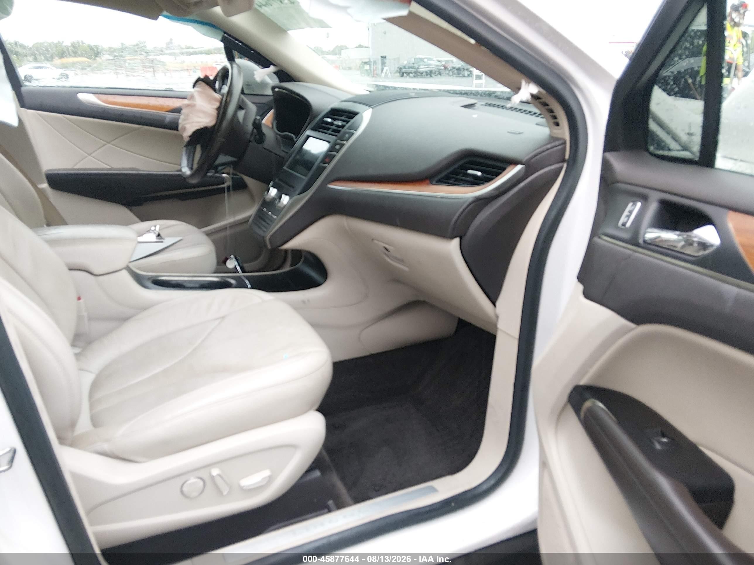 2018 Lincoln Mkc Select White vin: 5LMCJ2C97JUL12948