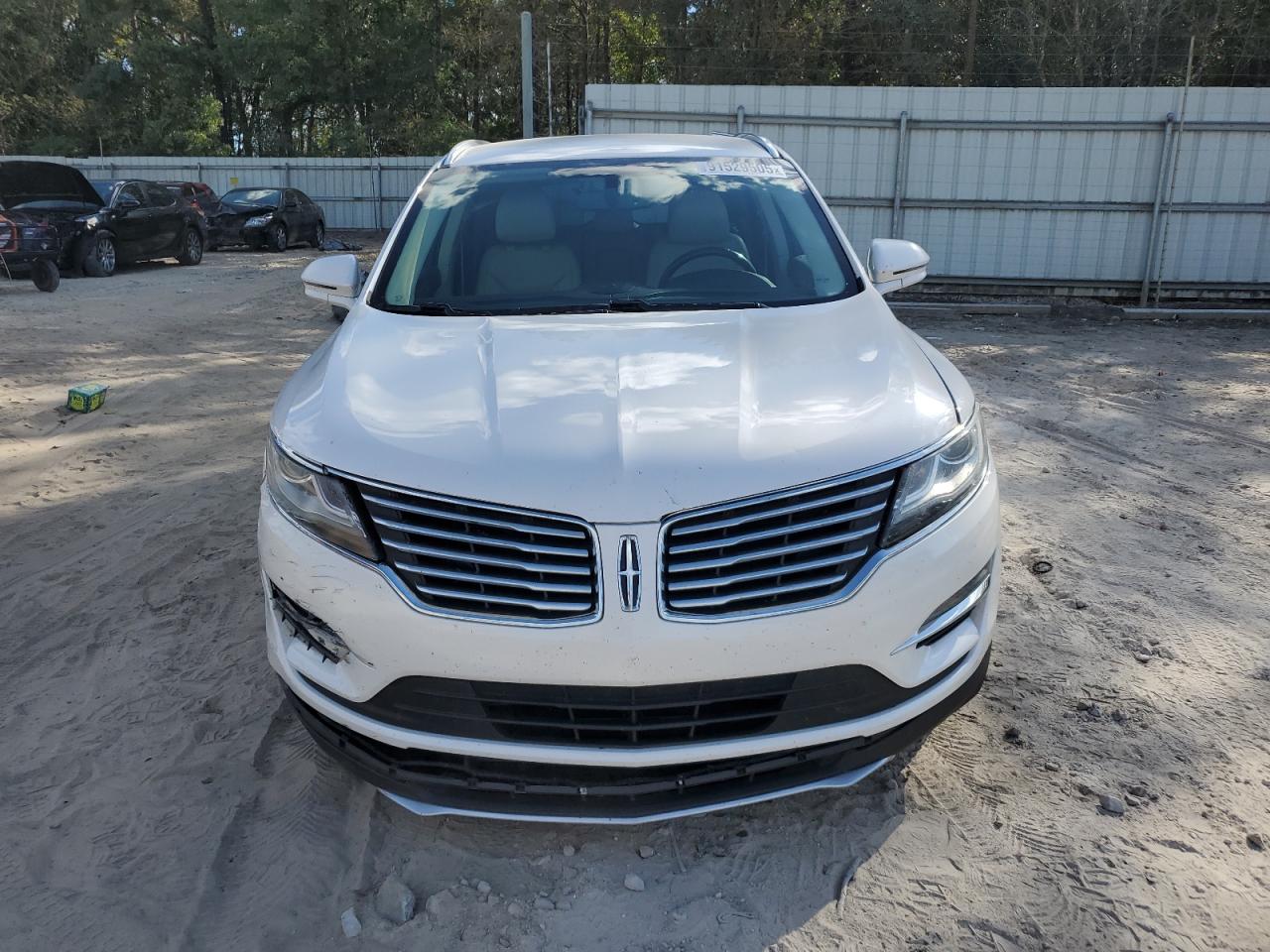 2018 Lincoln Mkc Select White vin: 5LMCJ2C99JUL07900