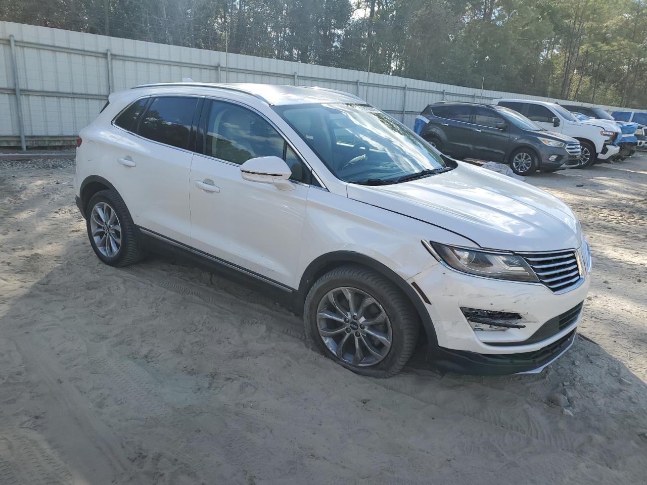 2018 Lincoln Mkc Select White vin: 5LMCJ2C99JUL07900