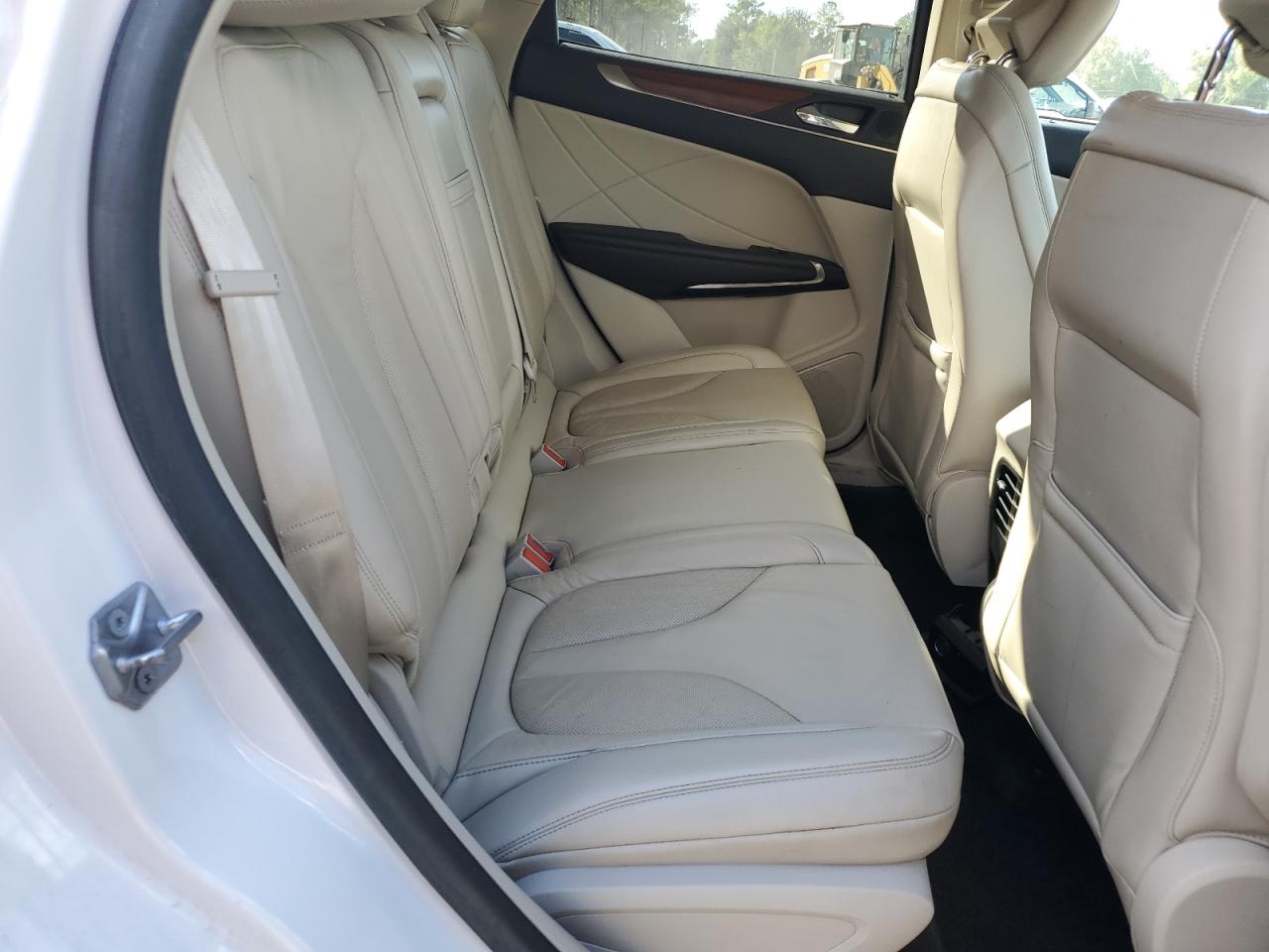 2018 Lincoln Mkc Select White vin: 5LMCJ2C99JUL07900