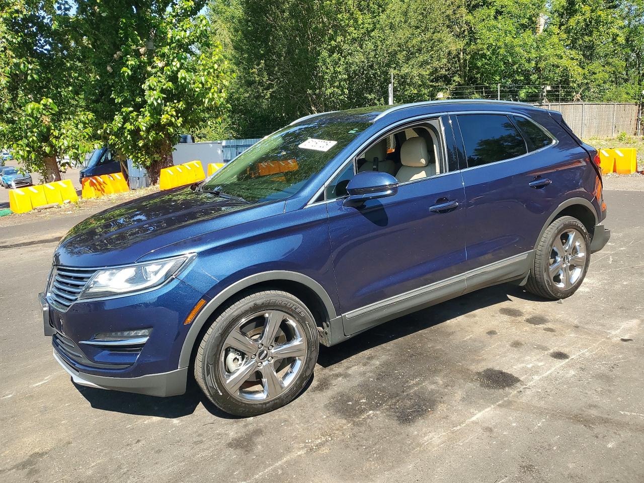 2017 Lincoln Mkc Select Blue vin: 5LMCJ2D90HUL57982