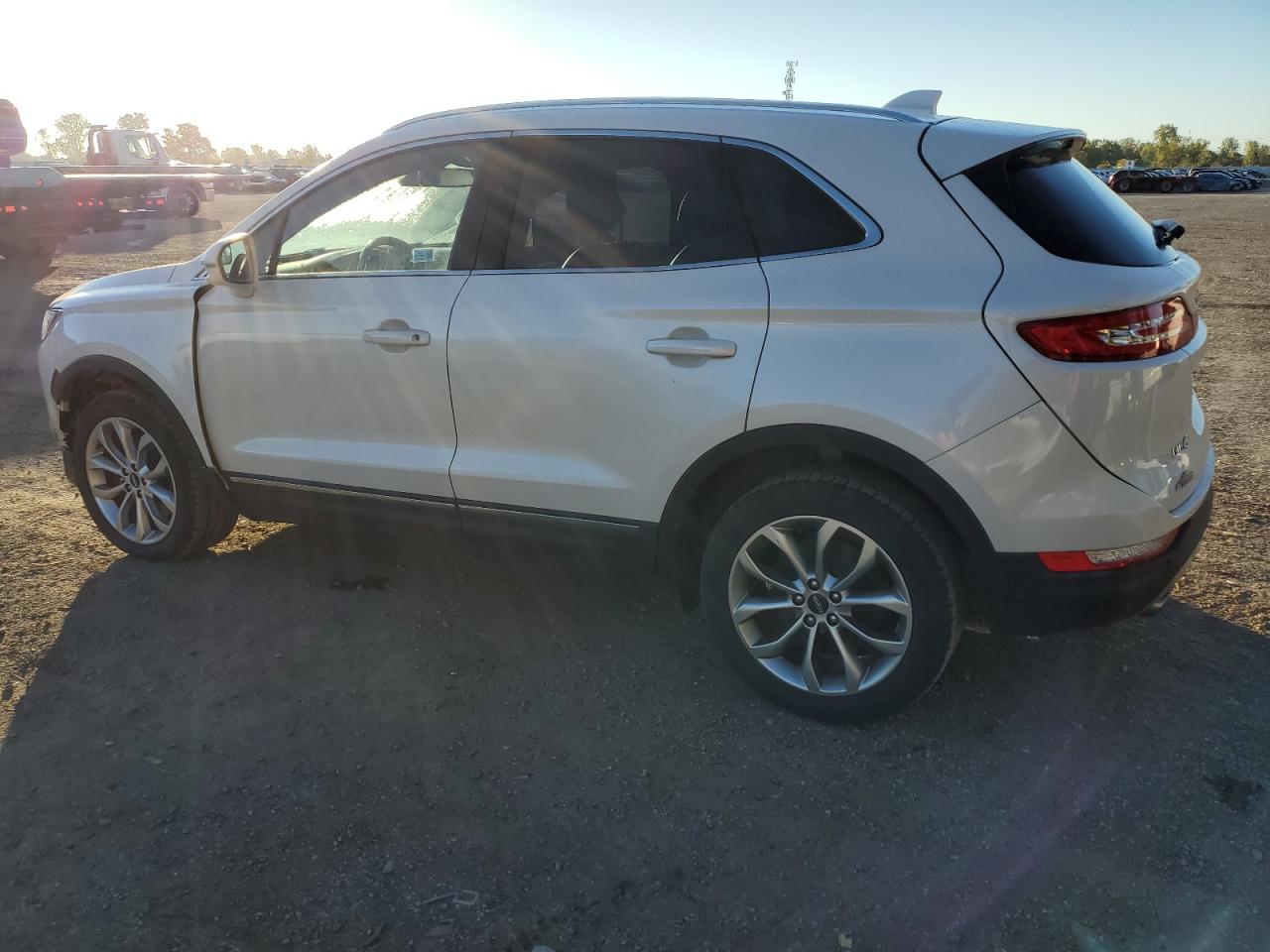 2018 Lincoln Mkc Select White vin: 5LMCJ2D92JUL07591