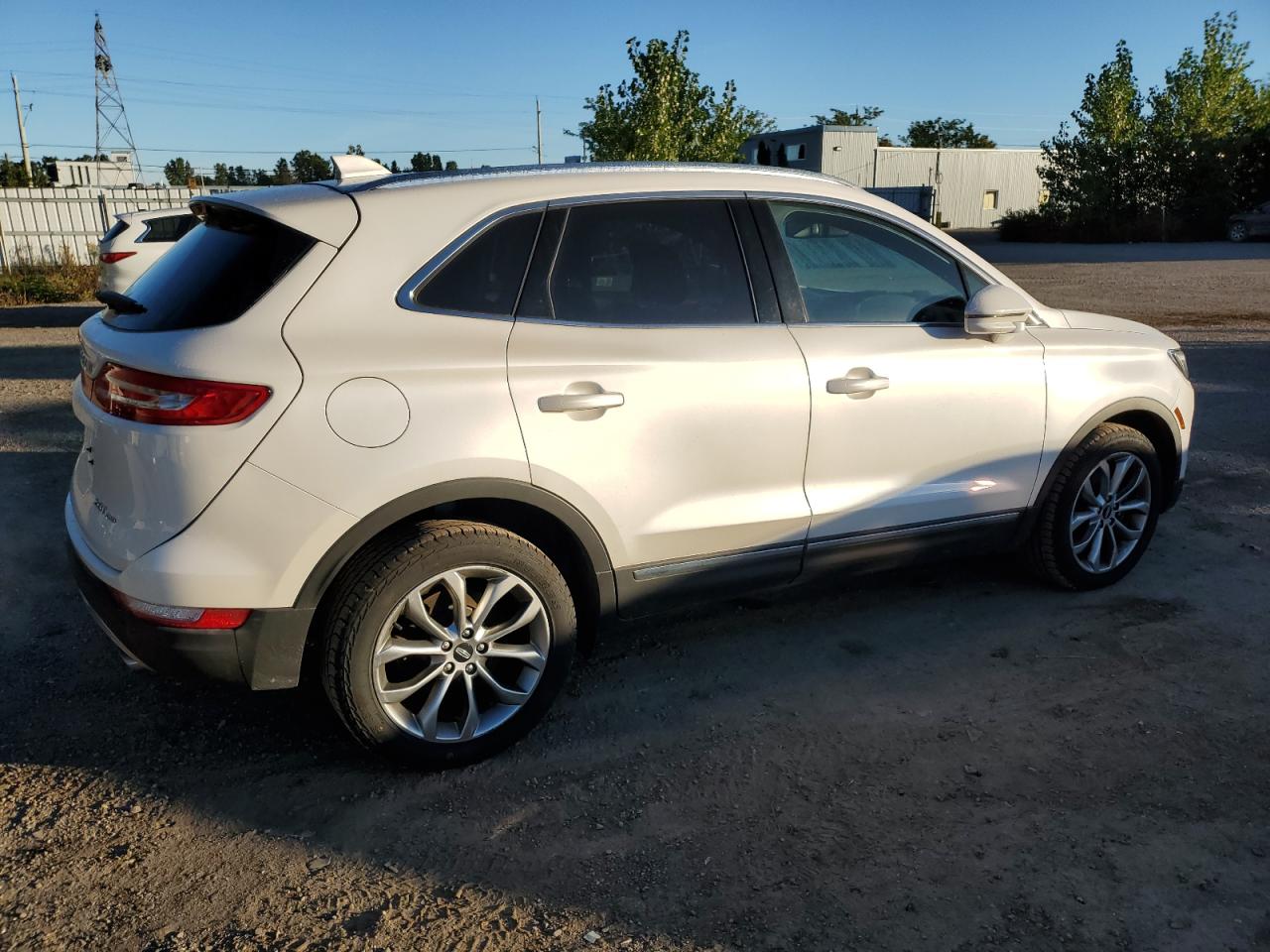 2018 Lincoln Mkc Select White vin: 5LMCJ2D92JUL07591