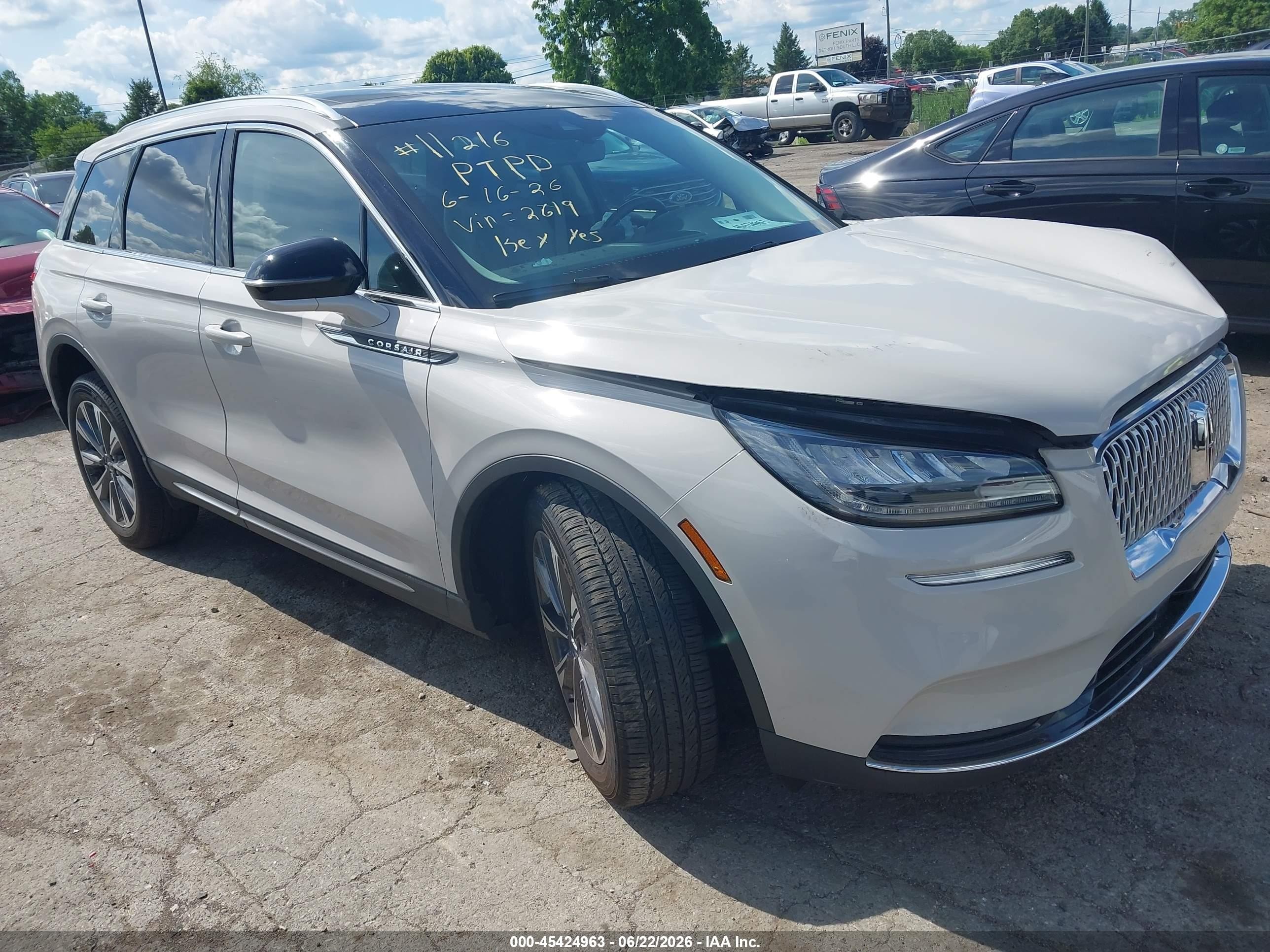 2022 Lincoln Corsair Reserve Кремовый vin: 5LMCJ2D99NUL02619