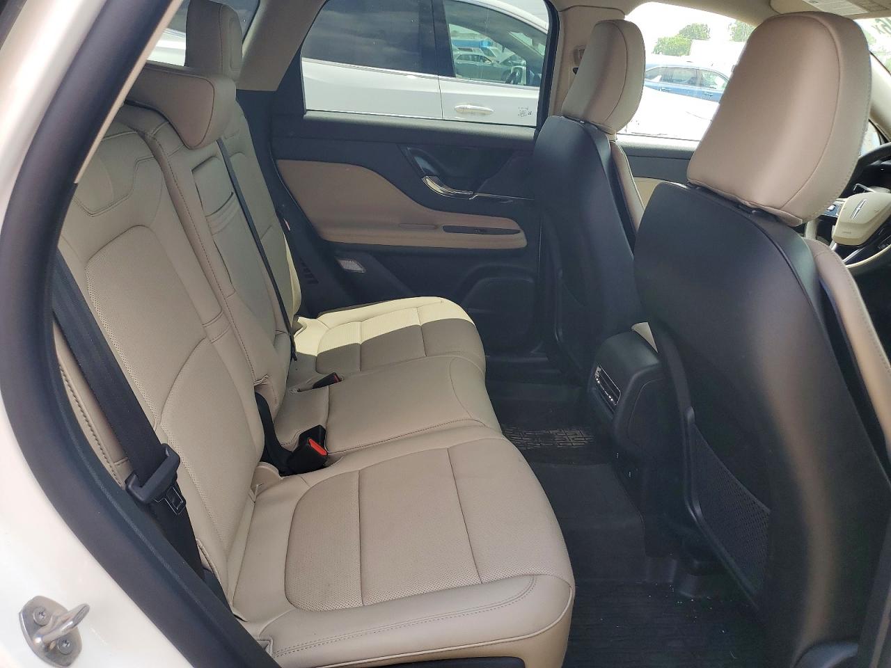 2026 Lincoln Corsair Reserve White vin: 5LMCJ2DA3TUL04633
