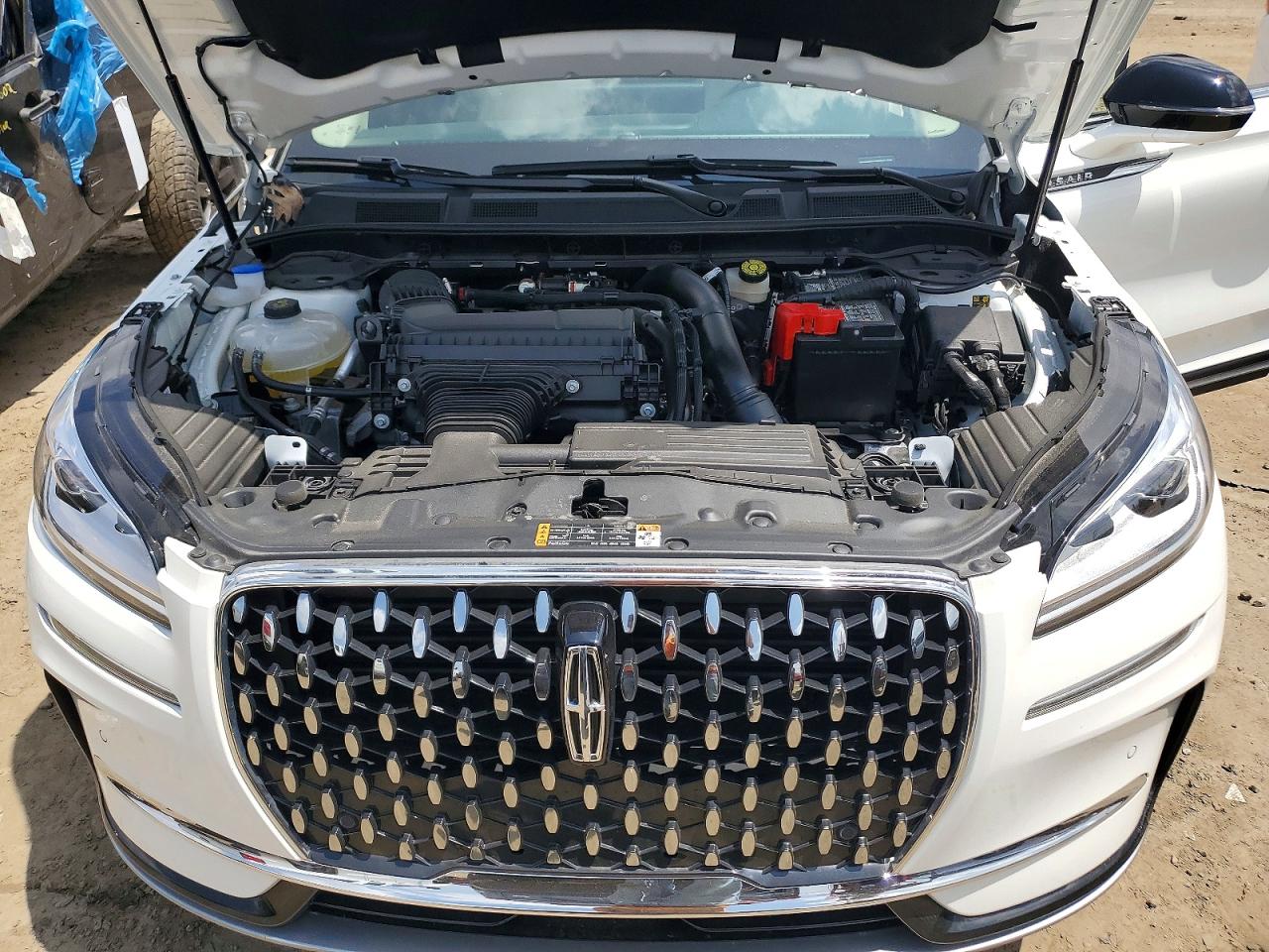 2026 Lincoln Corsair Reserve White vin: 5LMCJ2DA3TUL04633