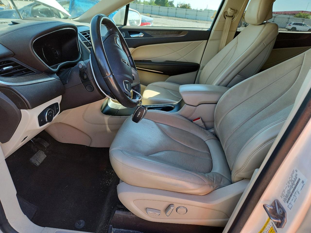 2018 Lincoln Mkc Reserve White vin: 5LMCJ3C96JUL21839