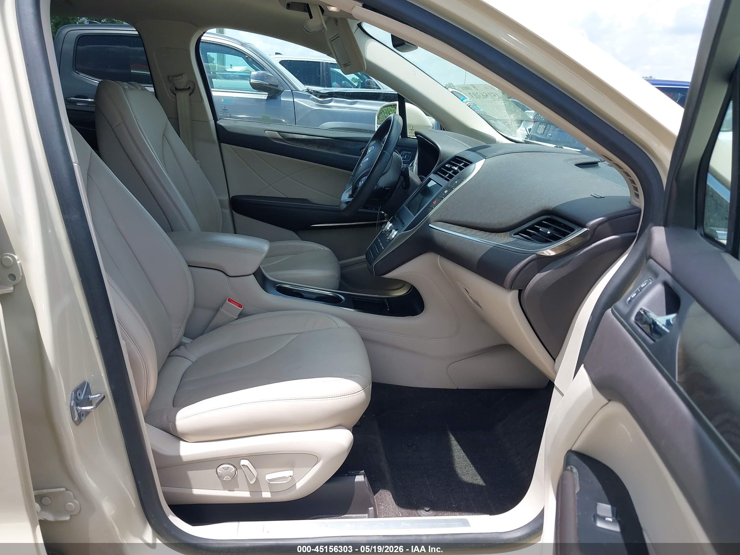 2018 Lincoln Mkc Reserve Beige vin: 5LMCJ3C98JUL01320