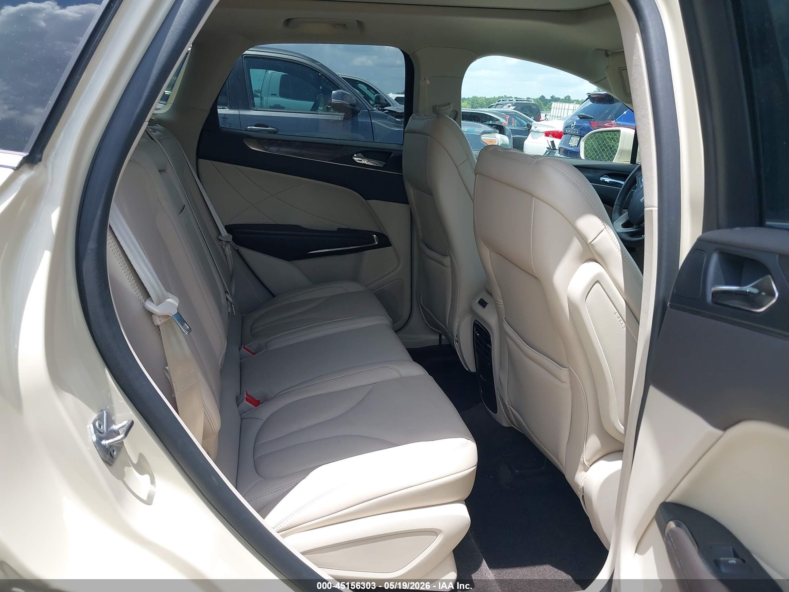 2018 Lincoln Mkc Reserve Beige vin: 5LMCJ3C98JUL01320