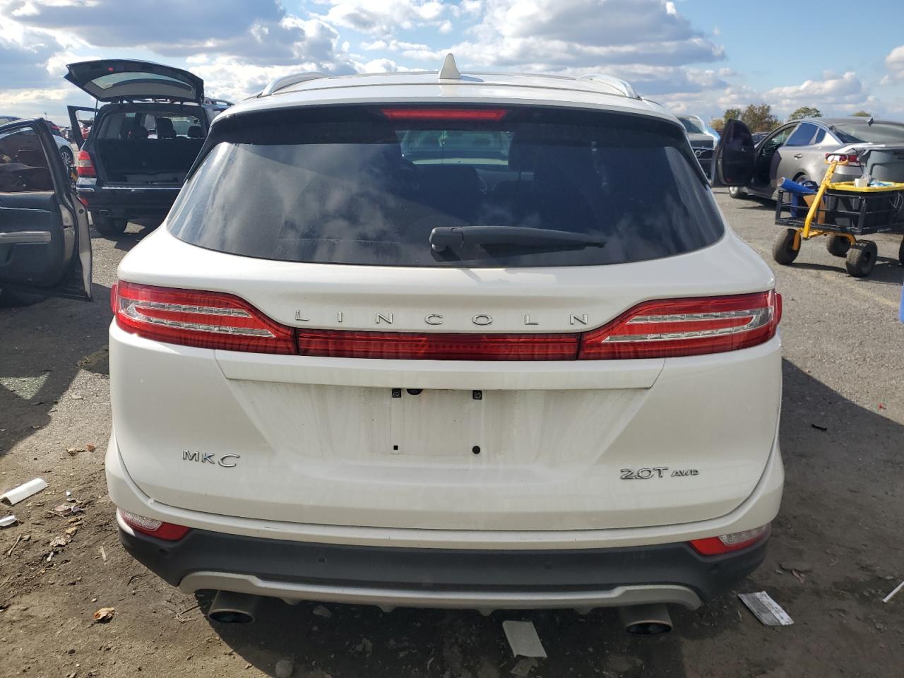 2018 Lincoln Mkc Reserve Белый vin: 5LMCJ3D96JUL22505