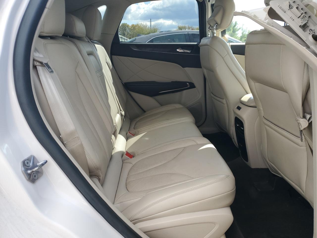 2018 Lincoln Mkc Reserve Белый vin: 5LMCJ3D96JUL22505