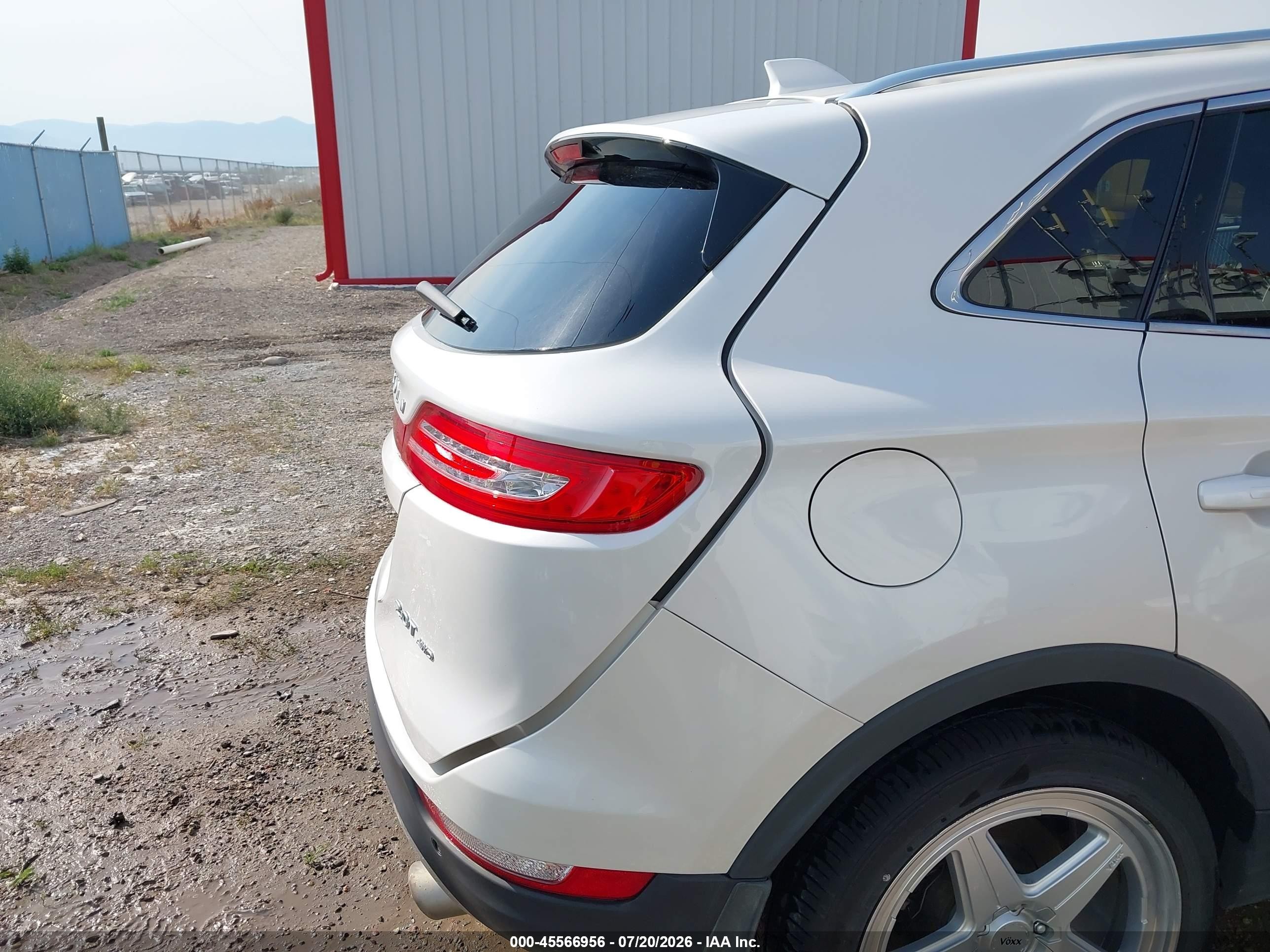 2018 Lincoln Mkc Reserve White vin: 5LMCJ3D9XJUL14617