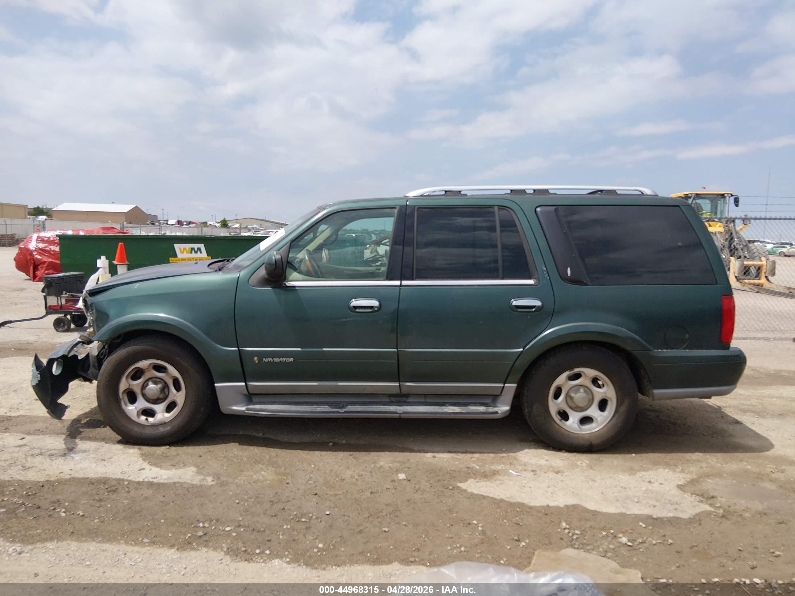 2000 Lincoln Navigator   Green vin: 5LMEU27A1YLJ17710