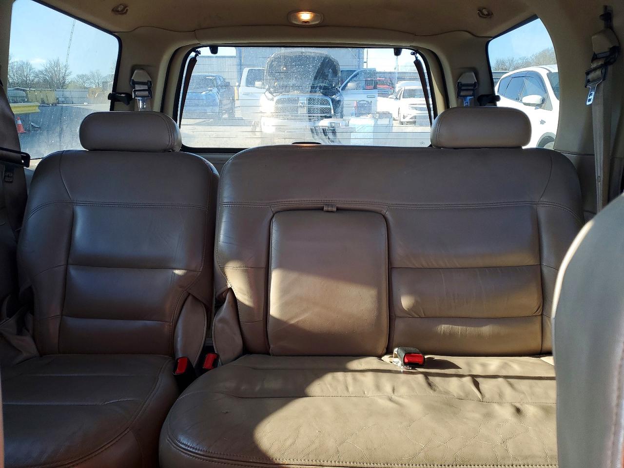 2000 Lincoln Navigator Black vin: 5LMEU27A5YLJ36051