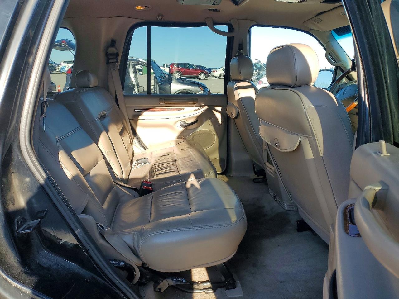 2000 Lincoln Navigator Black vin: 5LMEU27A5YLJ36051