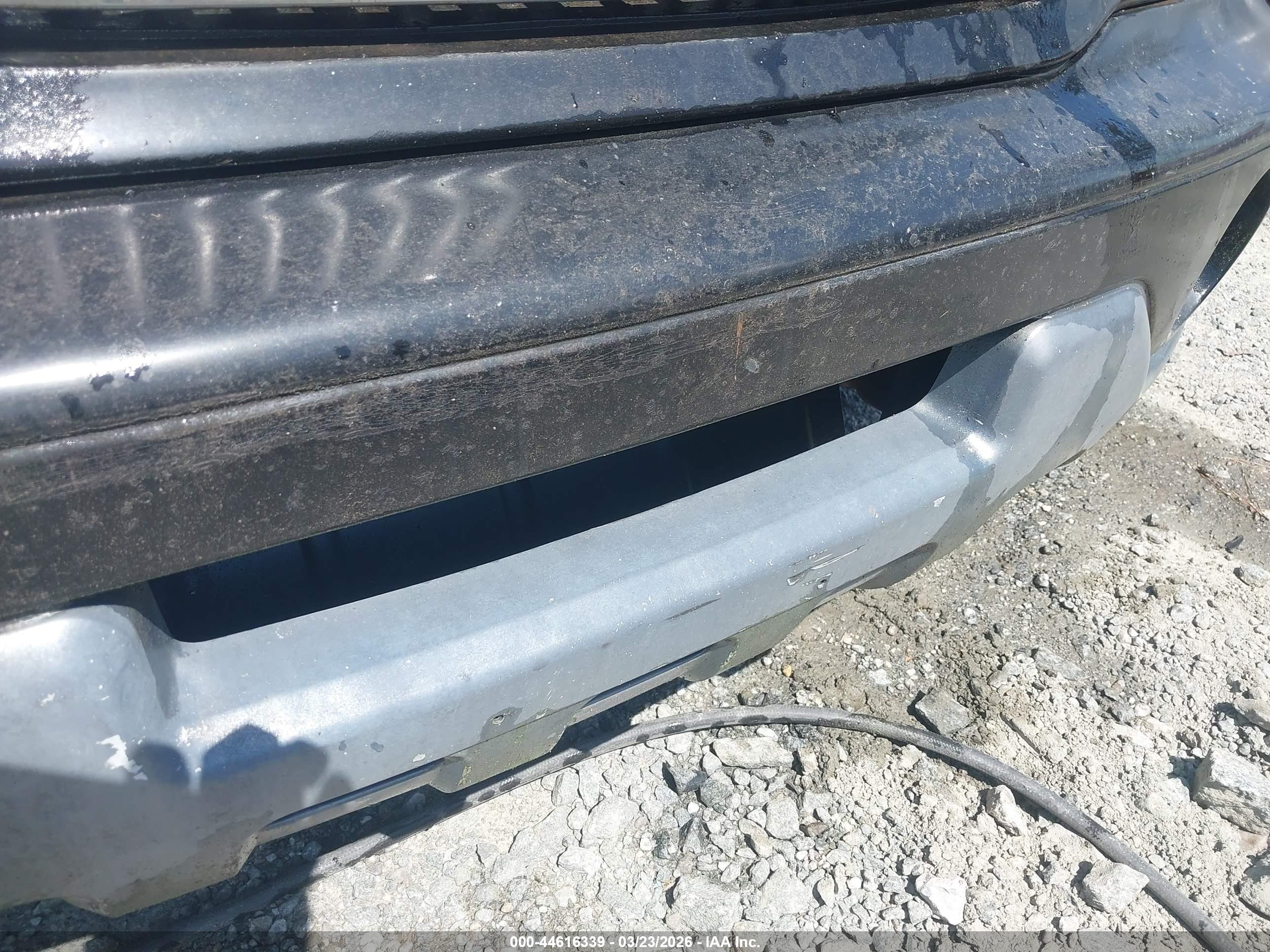 2000 Lincoln Navigator   Black vin: 5LMEU27A6YLJ41663