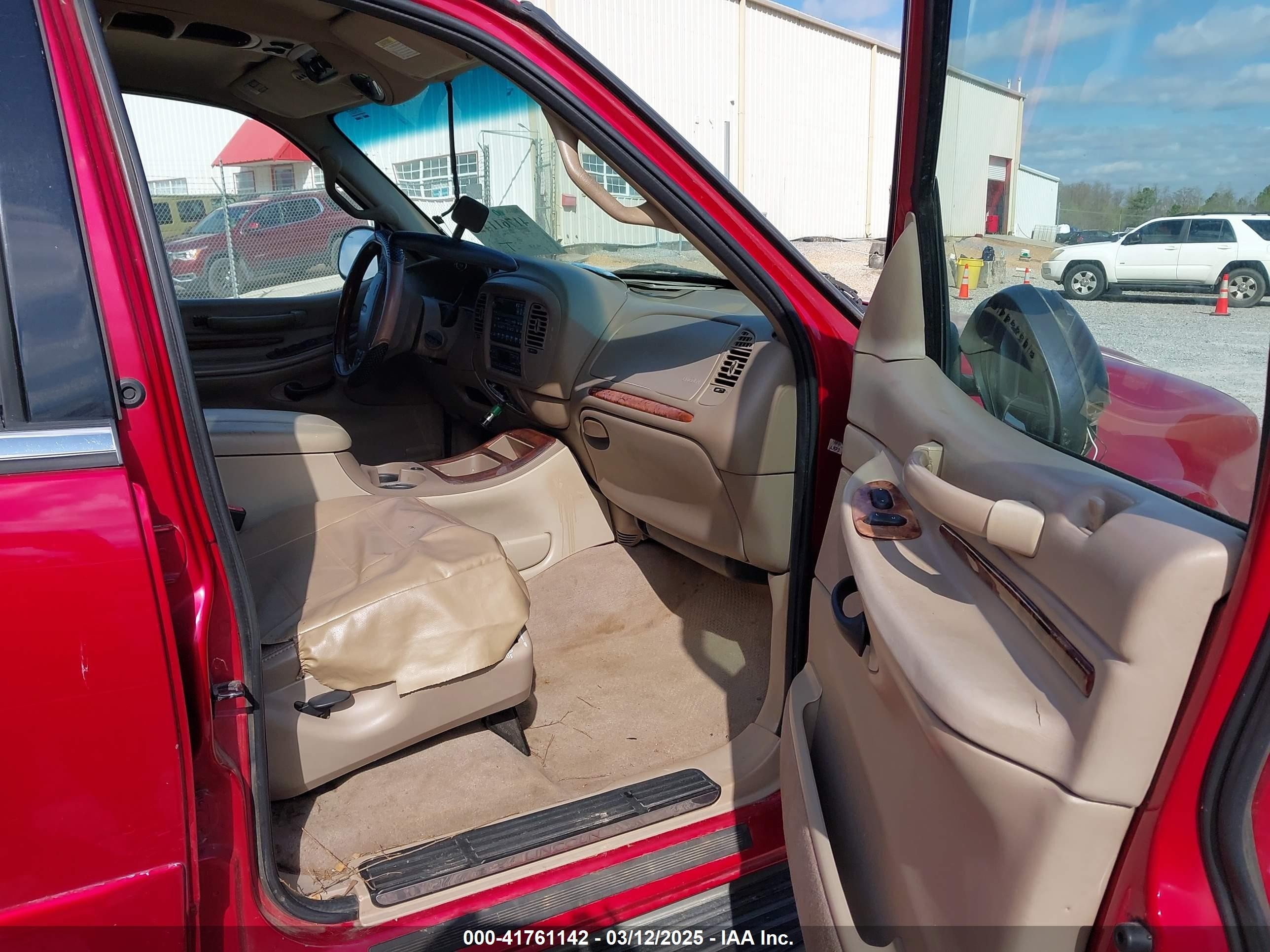 2001 Lincoln Navigator   Красный vin: 5LMEU27A81LJ06869