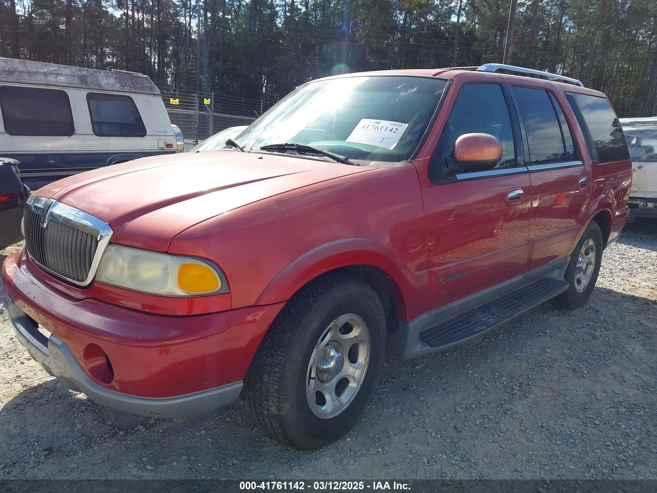2001 Lincoln Navigator   Красный vin: 5LMEU27A81LJ06869