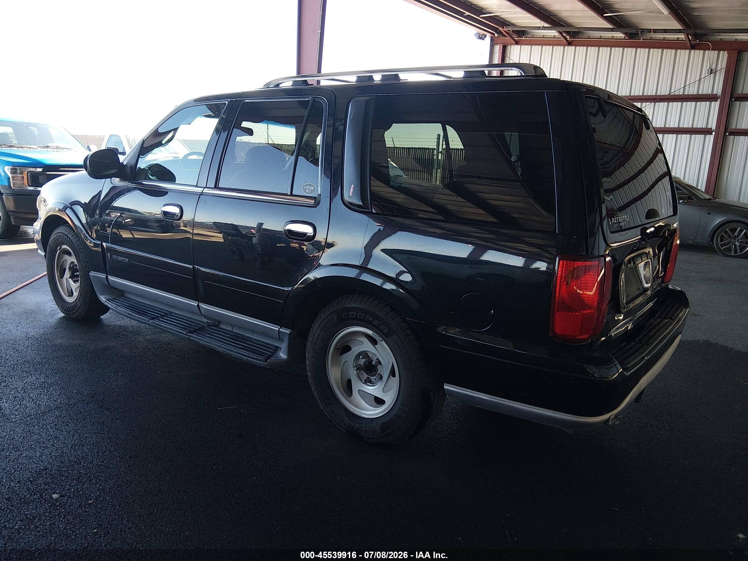 2000 Lincoln Navigator   Black vin: 5LMEU27AXYLJ34375