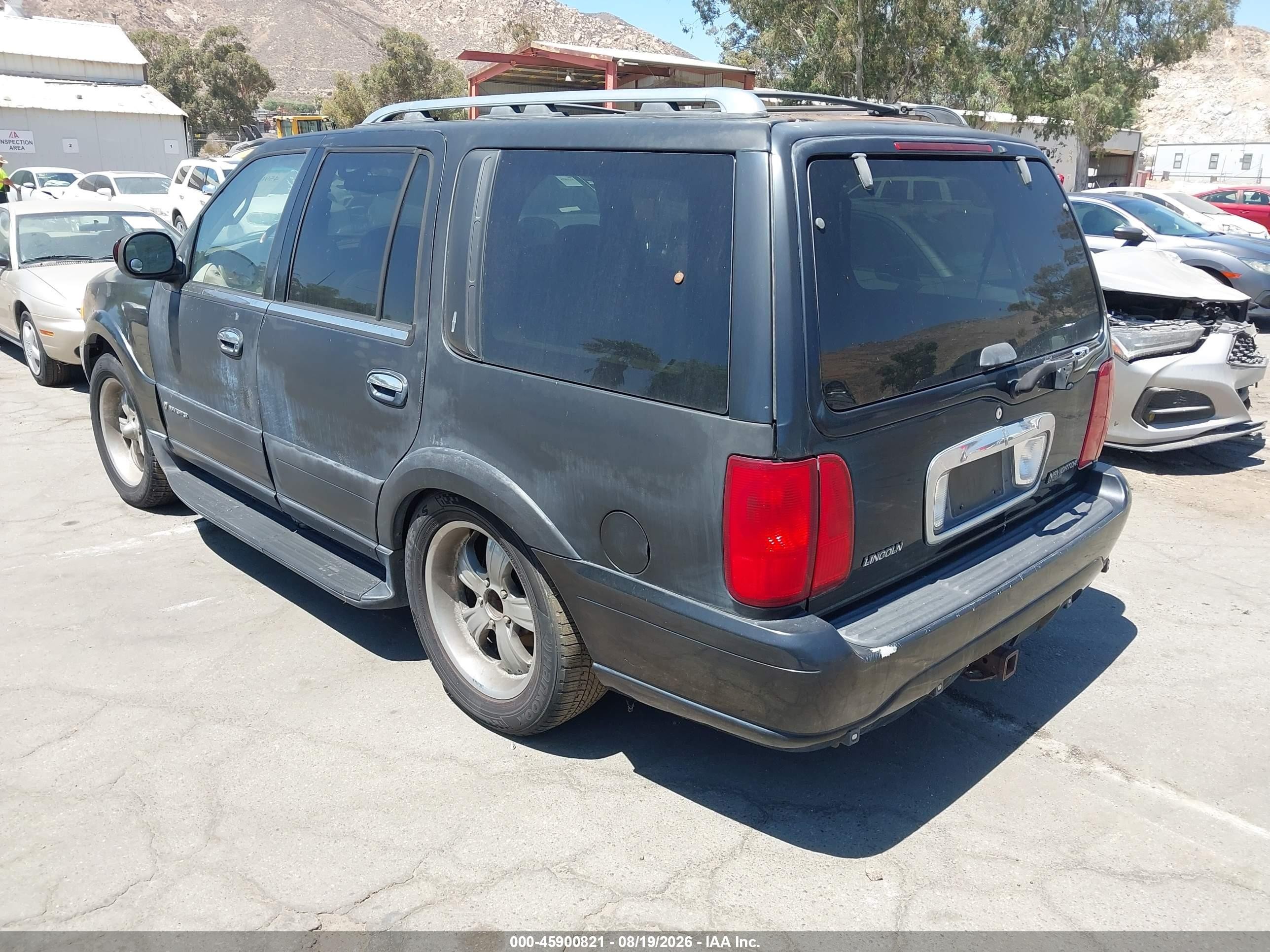 2002 Lincoln Navigator Black vin: 5LMEU27R22LJ01240