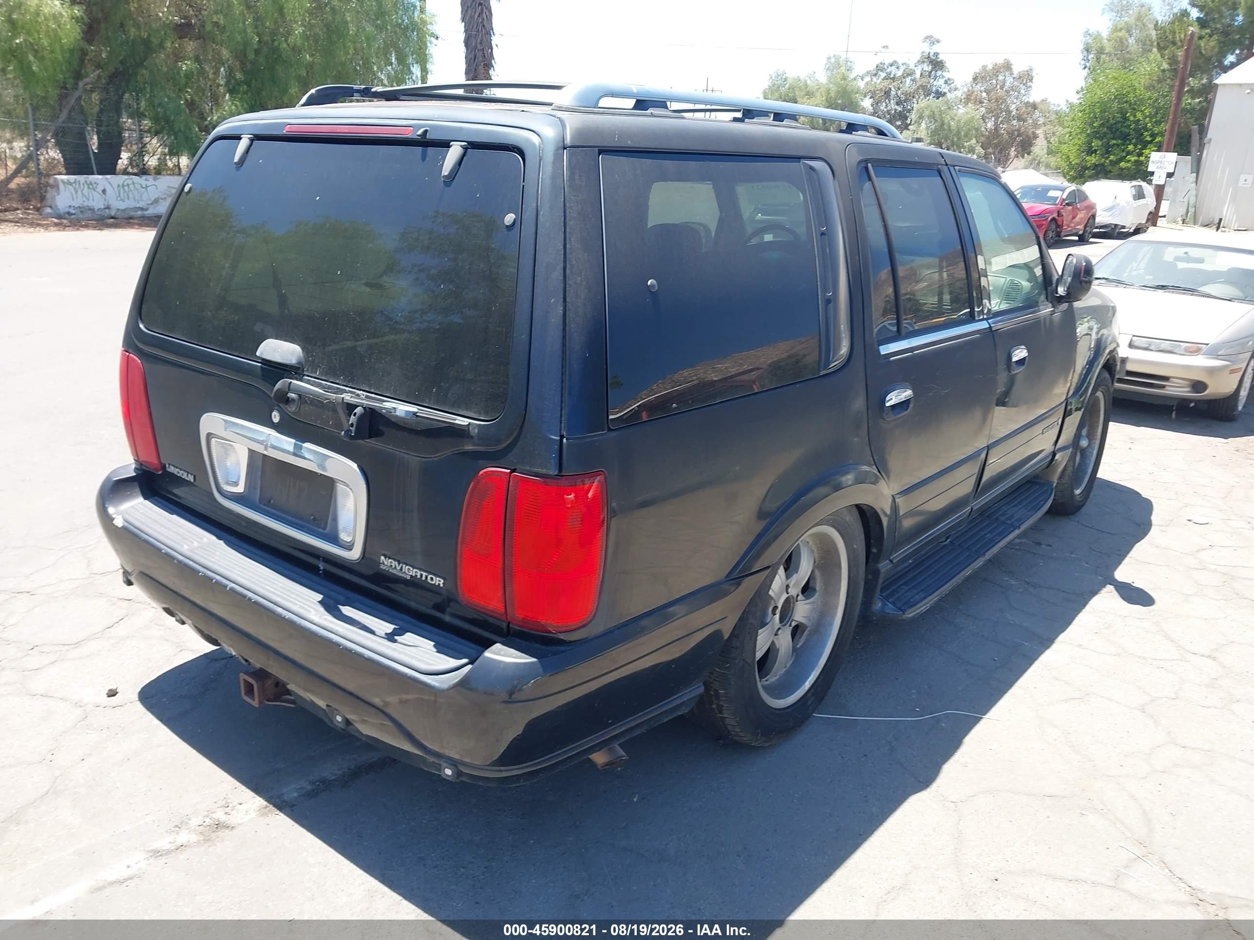 2002 Lincoln Navigator Black vin: 5LMEU27R22LJ01240