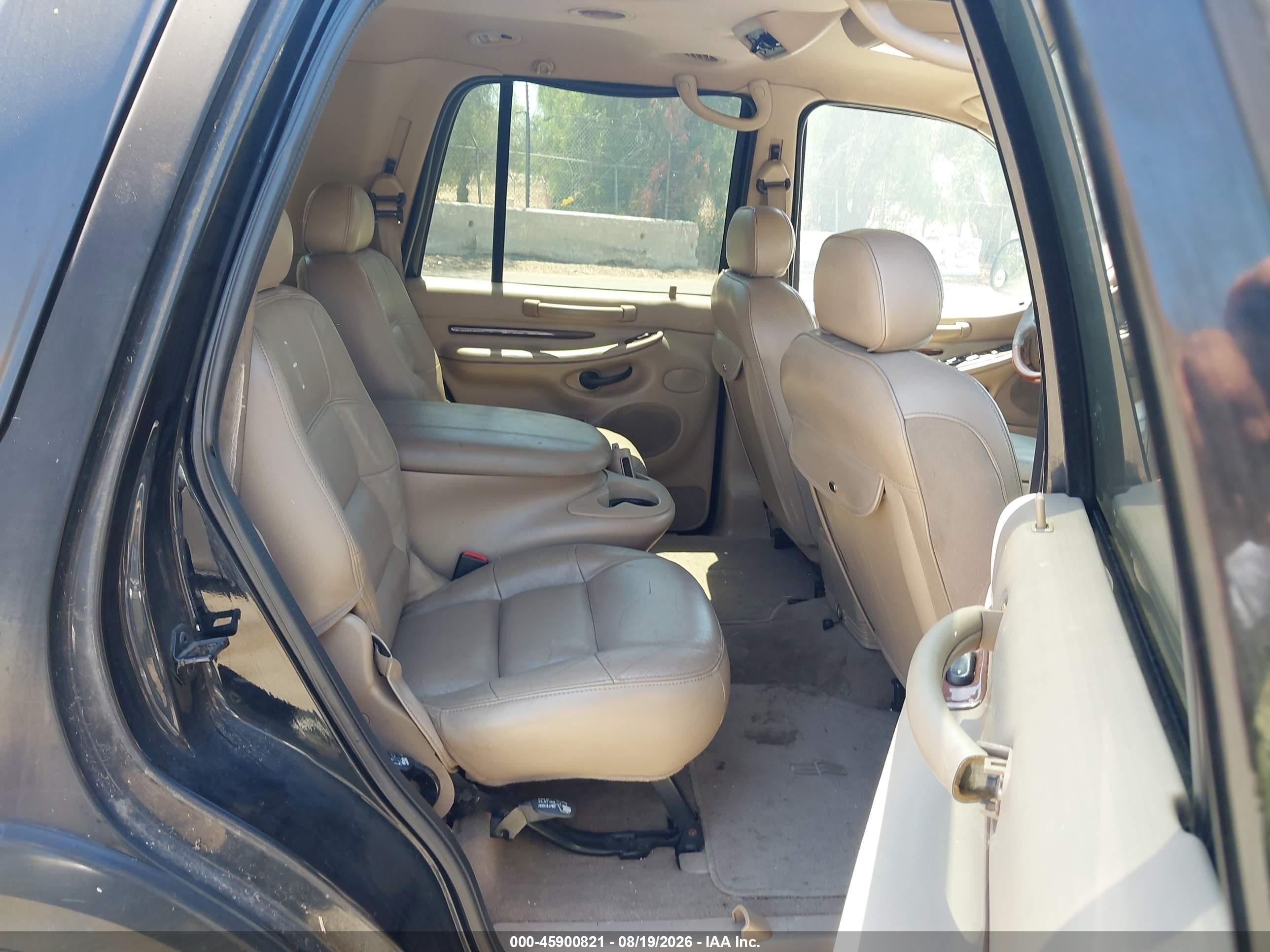 2002 Lincoln Navigator Black vin: 5LMEU27R22LJ01240