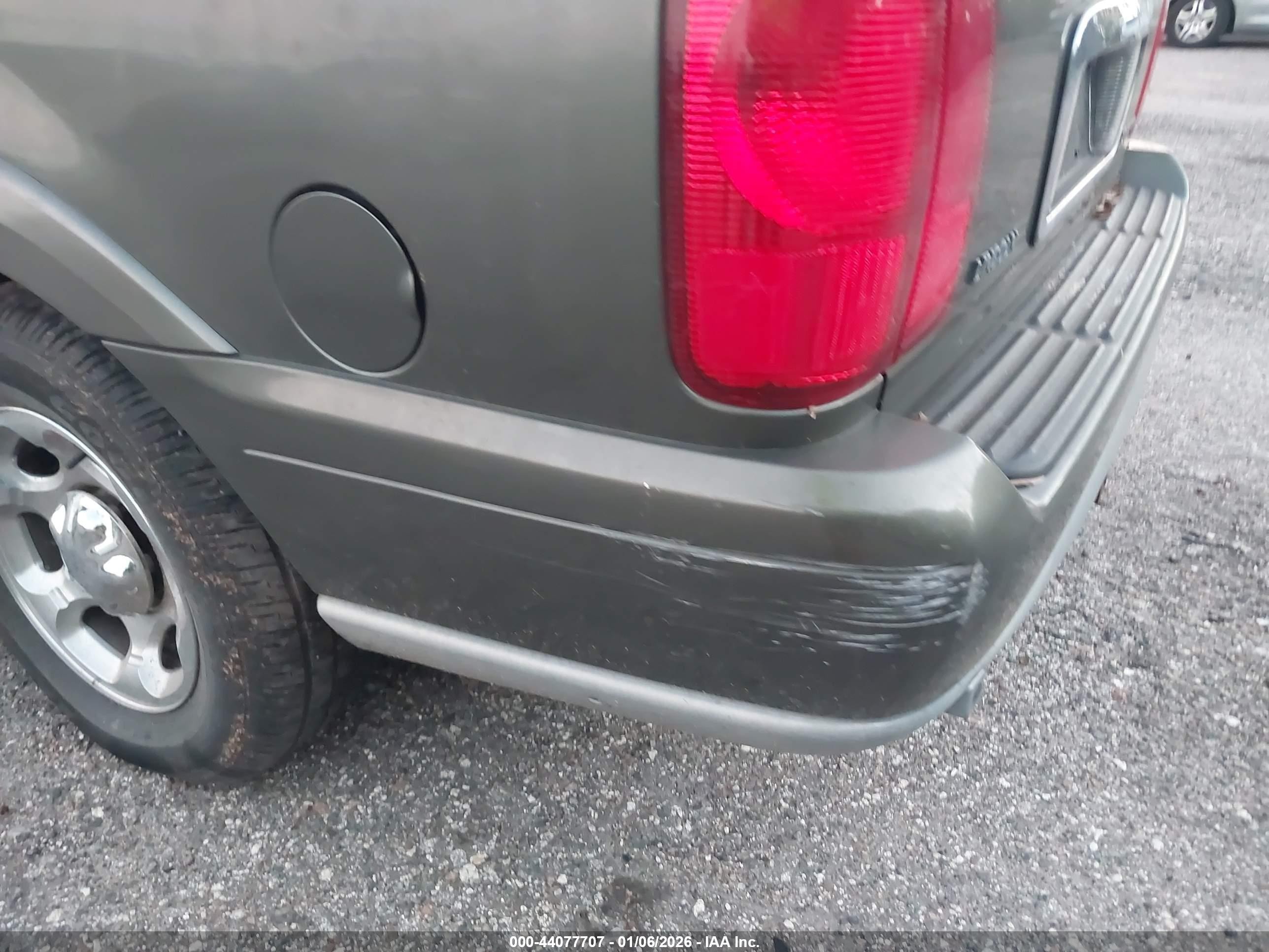 2001 Lincoln Navigator   Green vin: 5LMEU27R31LJ27747