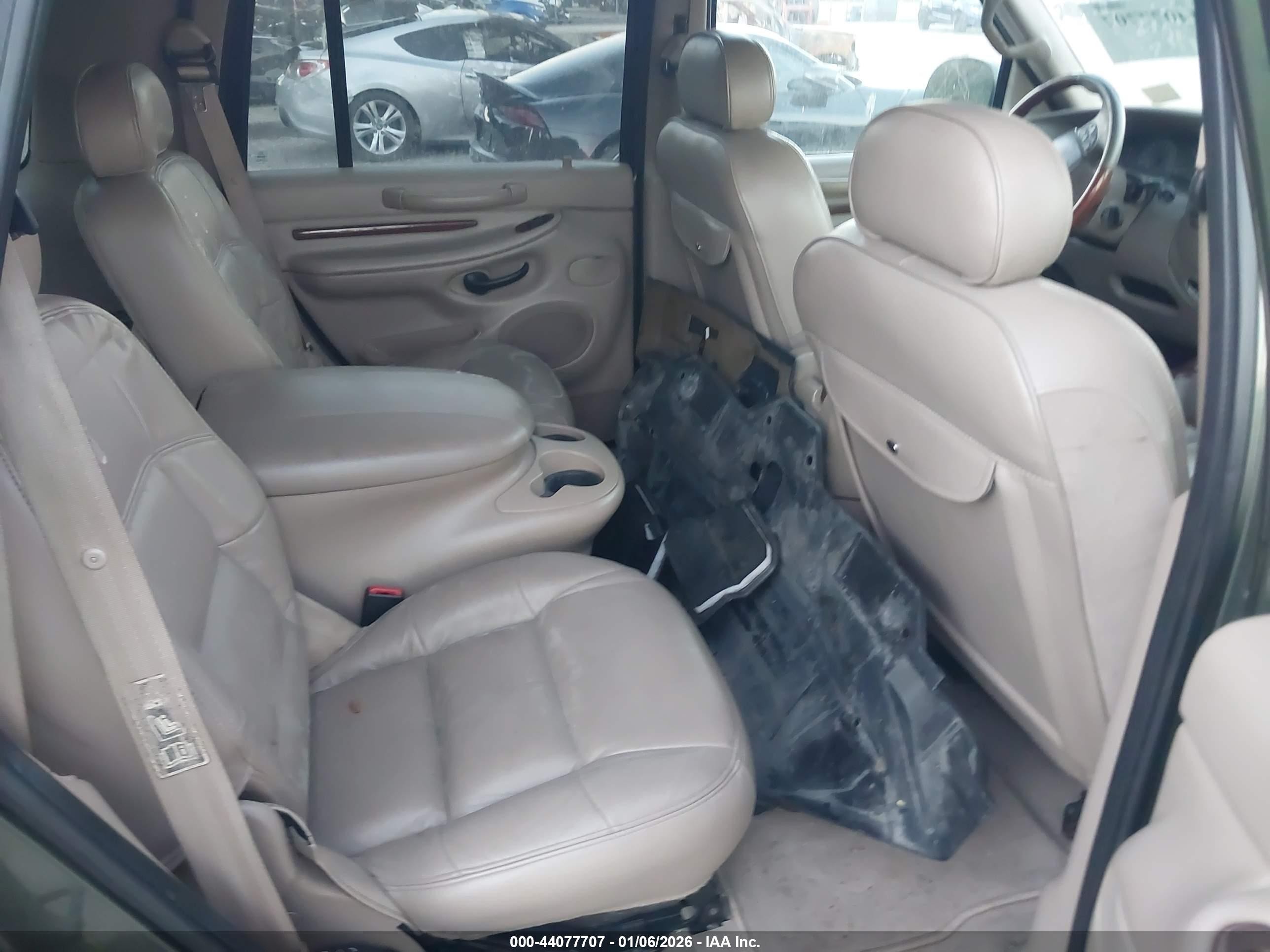 2001 Lincoln Navigator   Green vin: 5LMEU27R31LJ27747