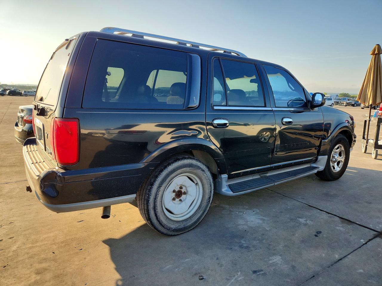 2002 Lincoln Navigator Black vin: 5LMEU27R72LJ06501