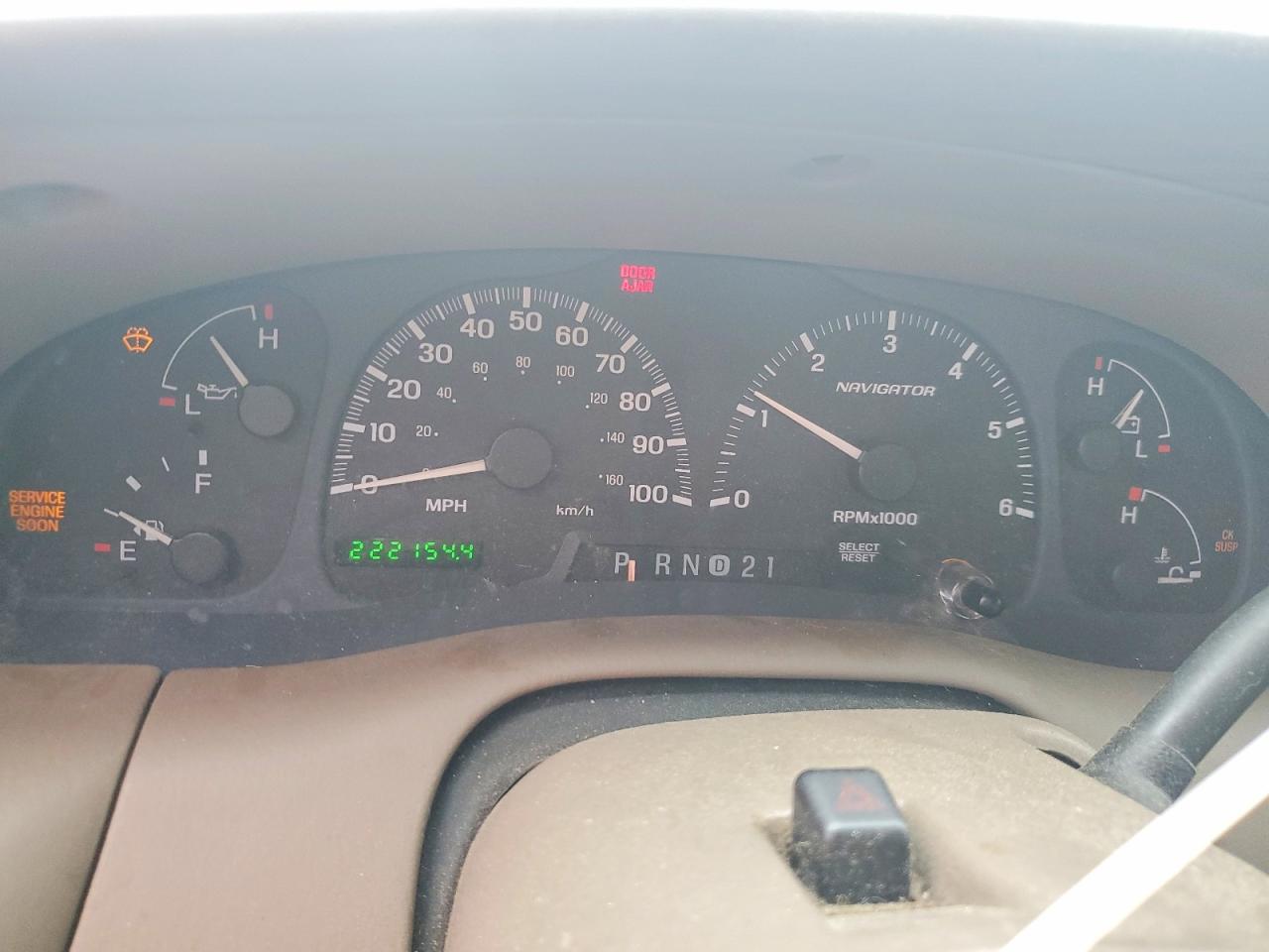 2001 Lincoln Navigator Темно-бордовый vin: 5LMEU27R81LJ28117