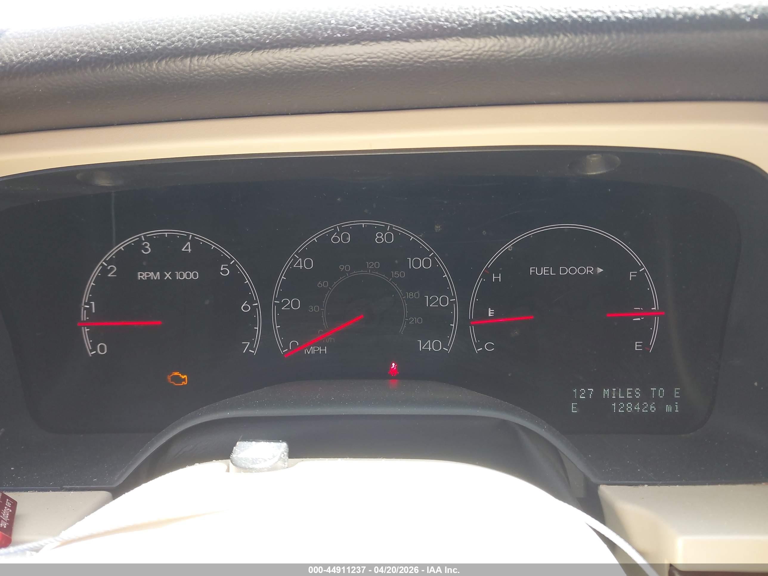 2005 Lincoln Aviator   Beige vin: 5LMEU68H05ZJ25096