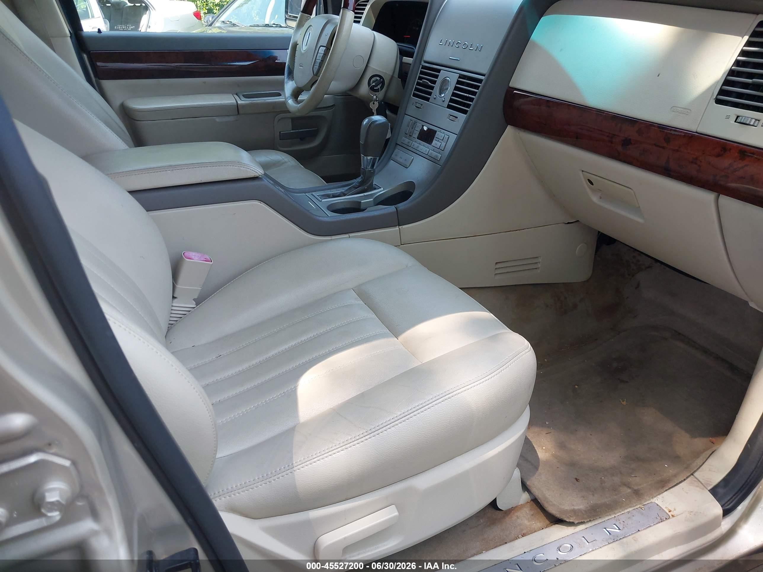 2004 Lincoln Aviator   Beige vin: 5LMEU68H14ZJ21685