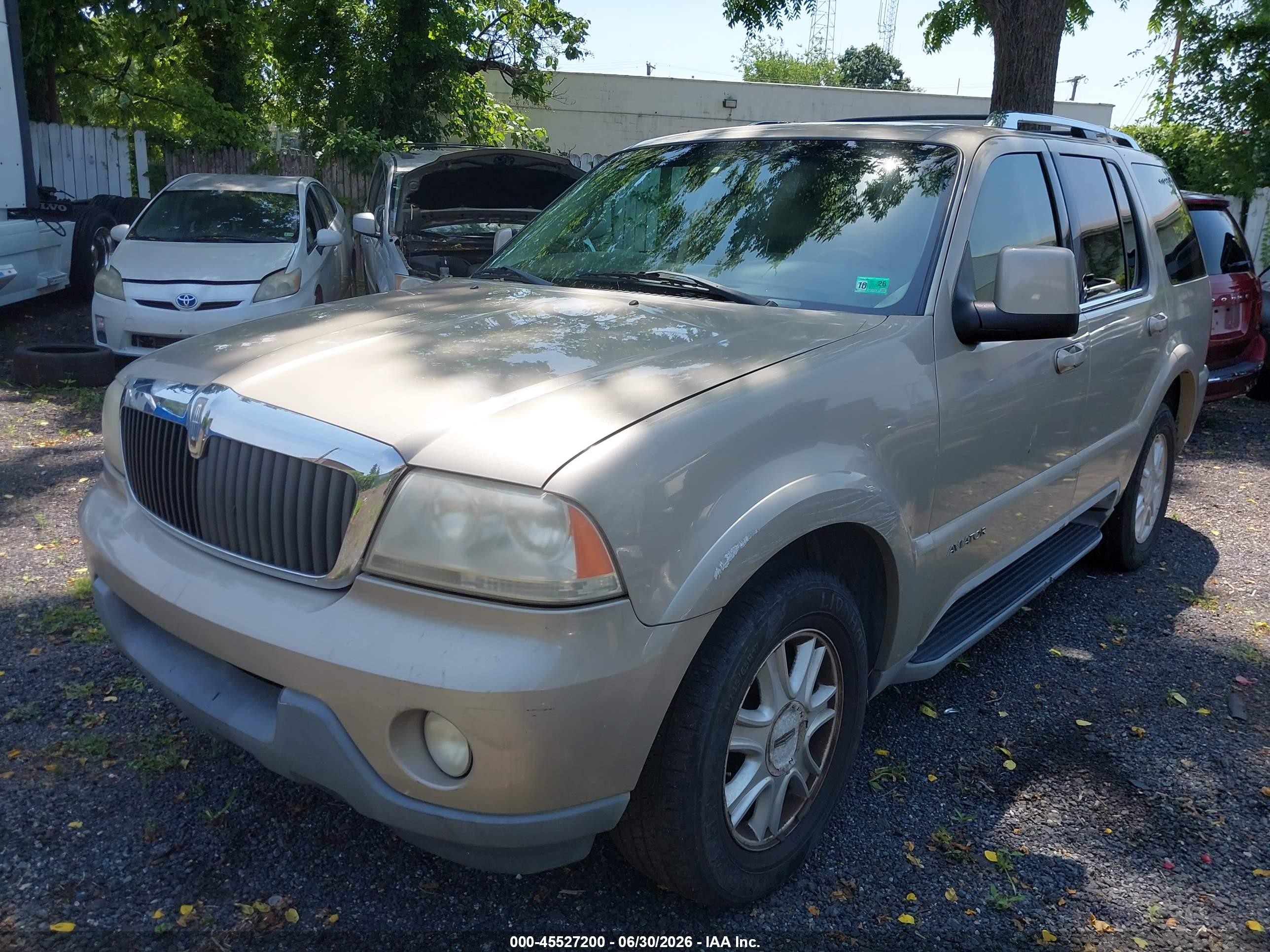 2004 Lincoln Aviator   Beige vin: 5LMEU68H14ZJ21685