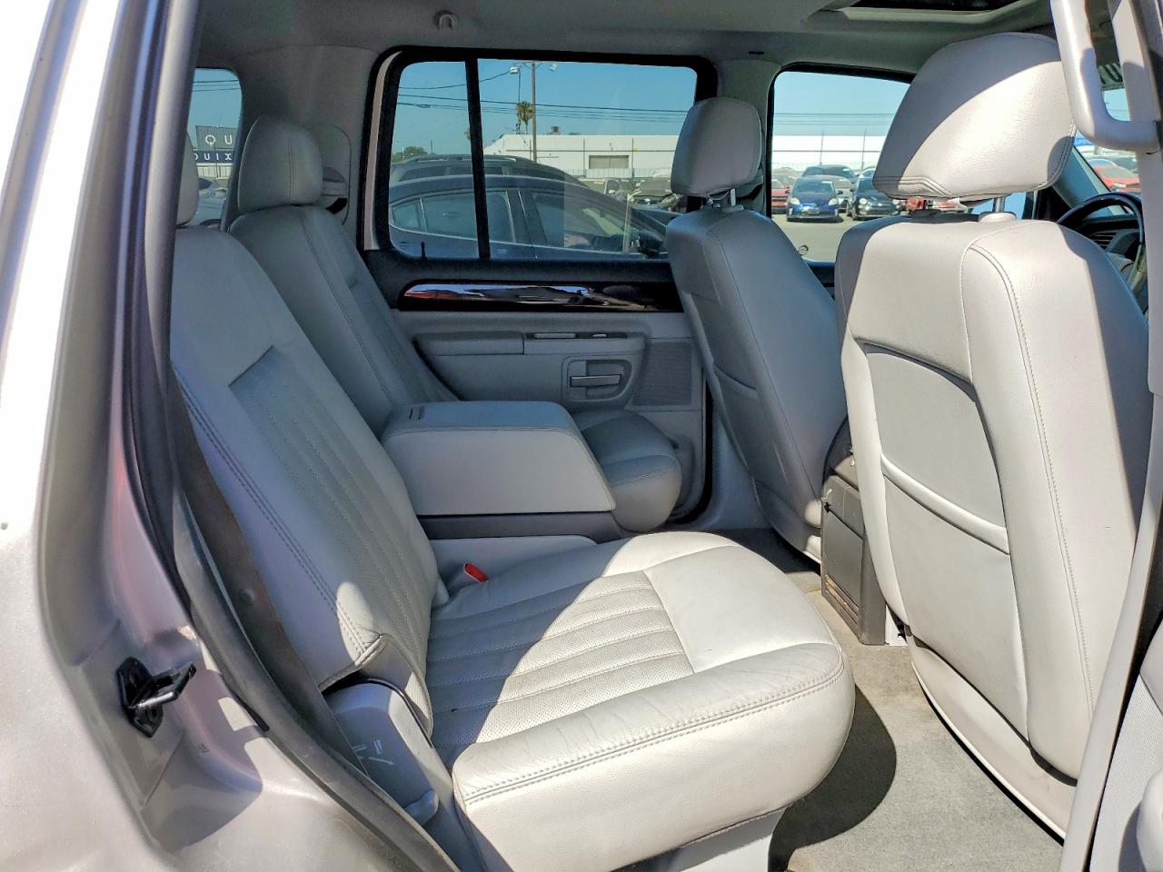2004 Lincoln Aviator Silver vin: 5LMEU68H14ZJ36008