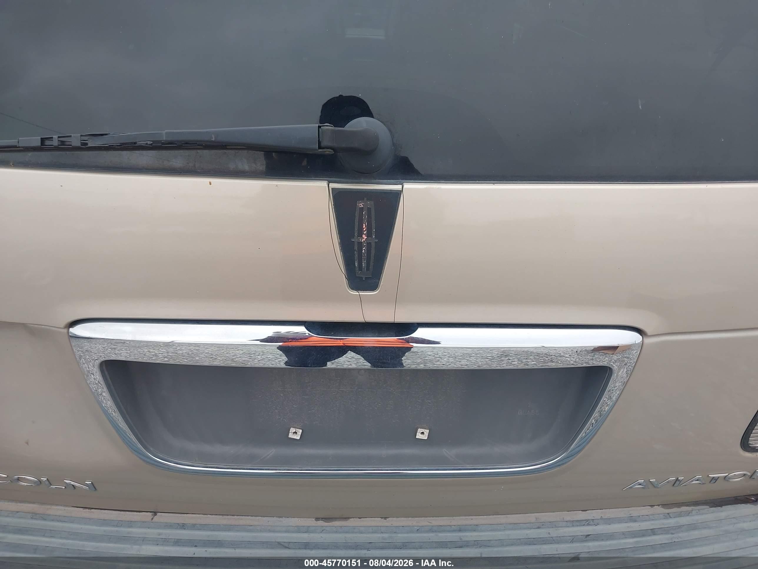 2005 Lincoln Aviator   Beige vin: 5LMEU68H25ZJ03035
